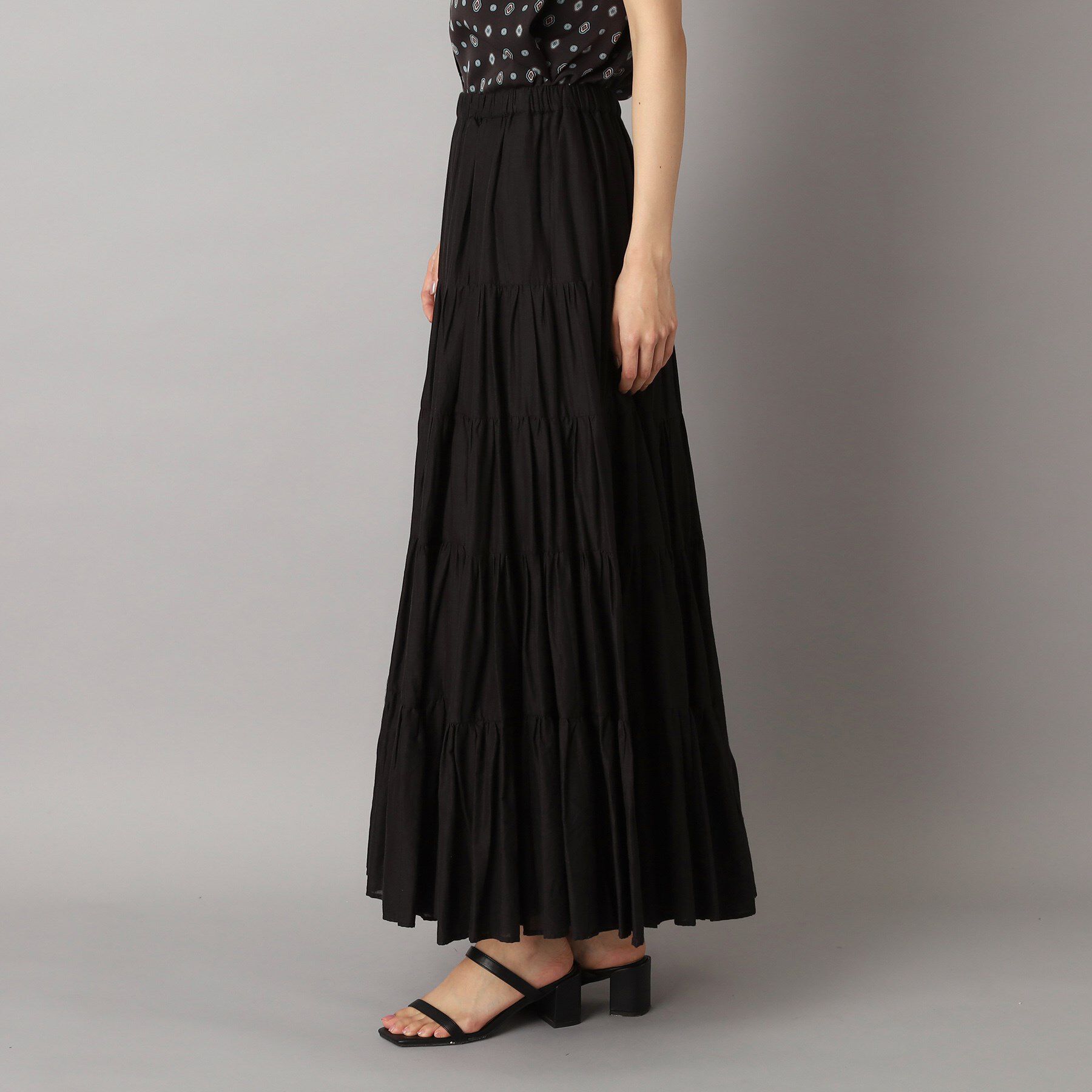 DRESSTERIOR「【大人百花春号掲載 モデル美香さん着用】洗える/コットンボイルティアードスカート」|スカート|