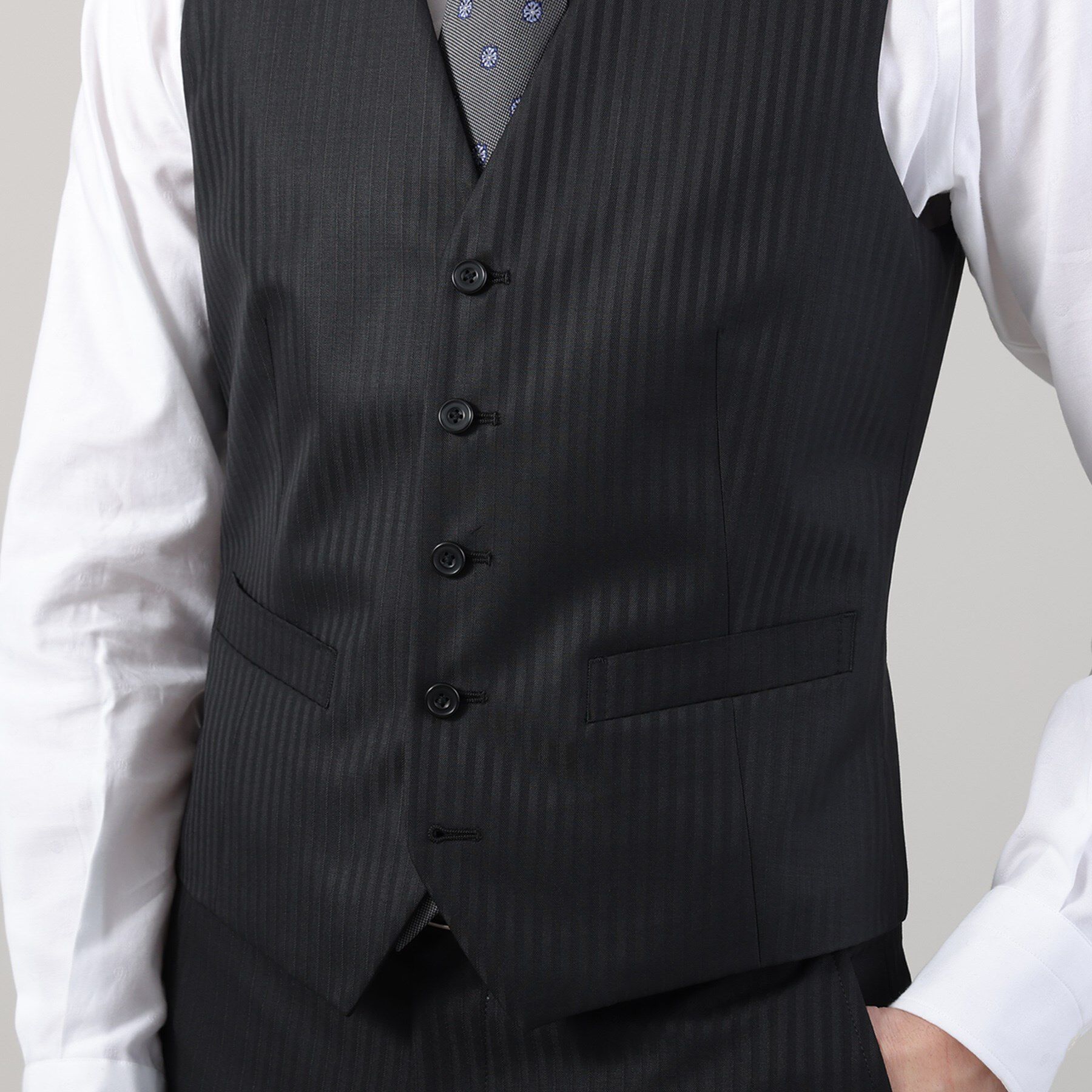 TAKEO KIKUCHI「【Sサイズ～】シャイニーヘリンボンストライプ ベスト」|スーツ|