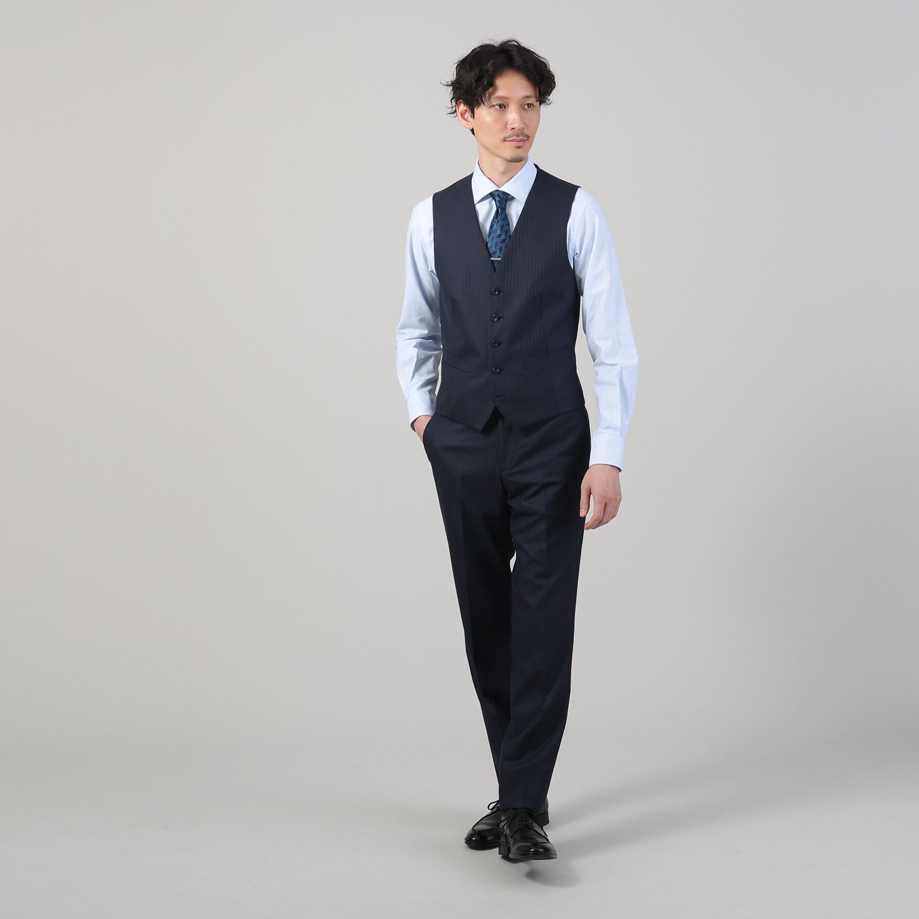 TAKEO KIKUCHI「【Sサイズ～】シャイニーヘリンボンストライプ ベスト」|スーツ|