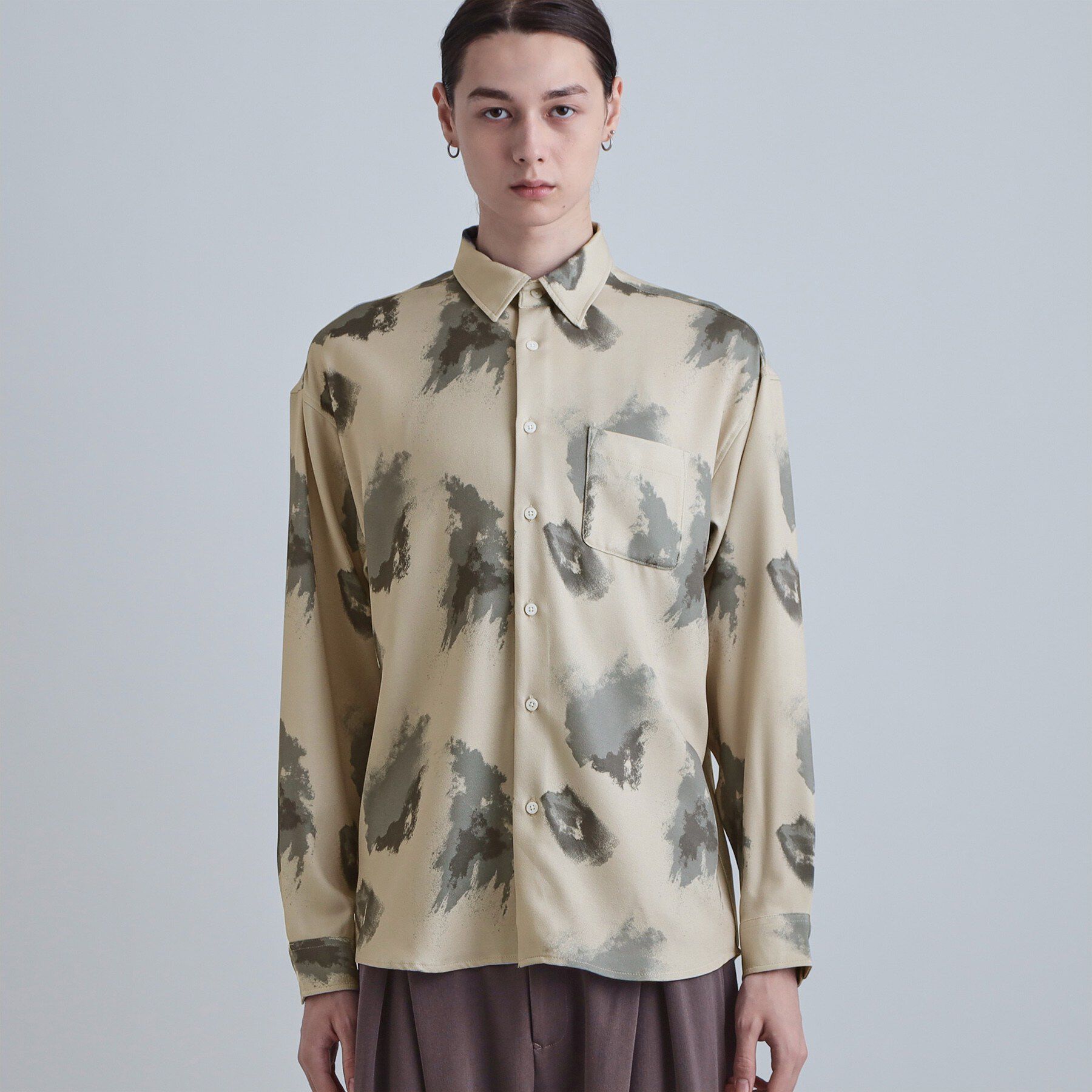 tk.TAKEO KIKUCHI「スモークブラープリントシャツ」|シャツ・ブラウス|