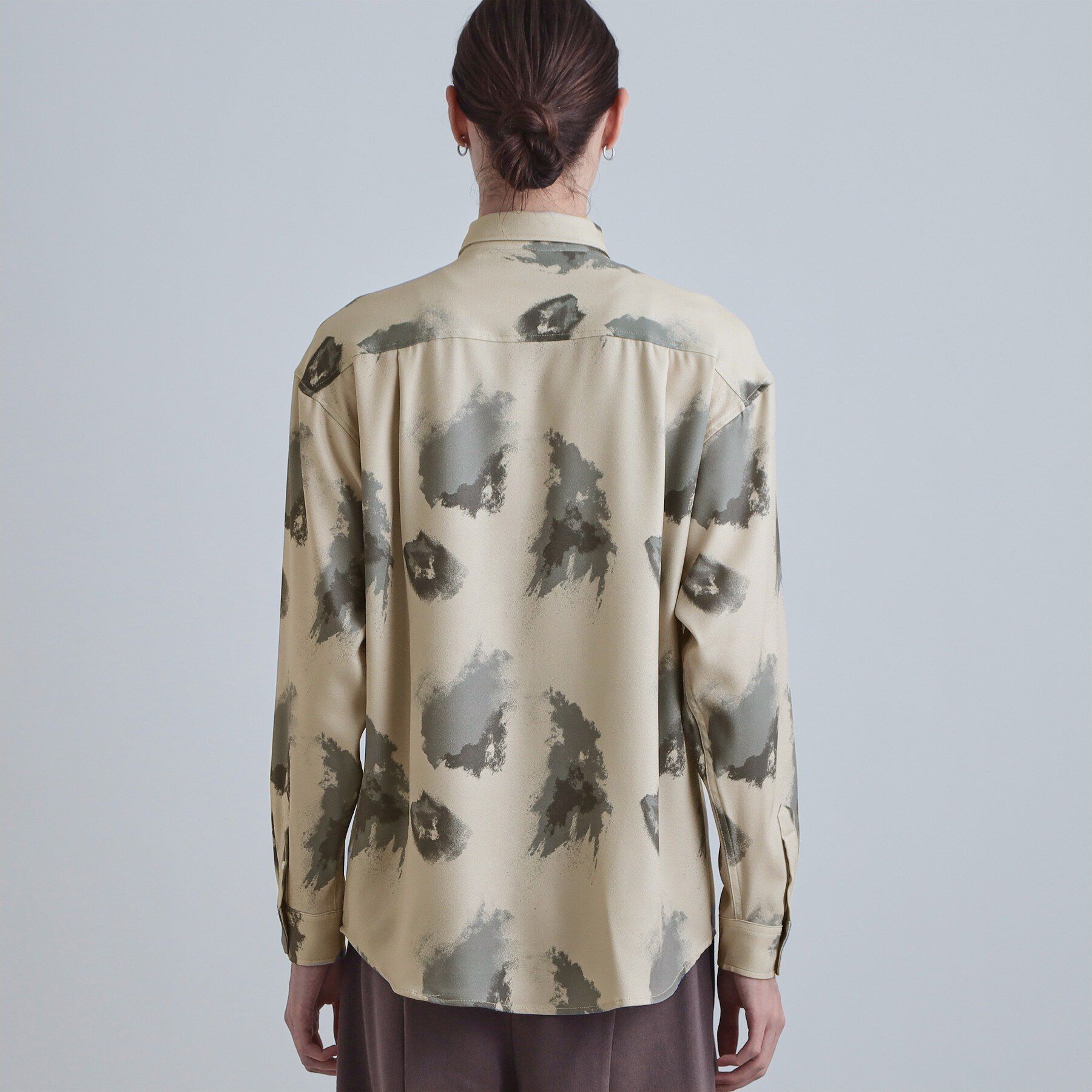 tk.TAKEO KIKUCHI「スモークブラープリントシャツ」|シャツ・ブラウス|