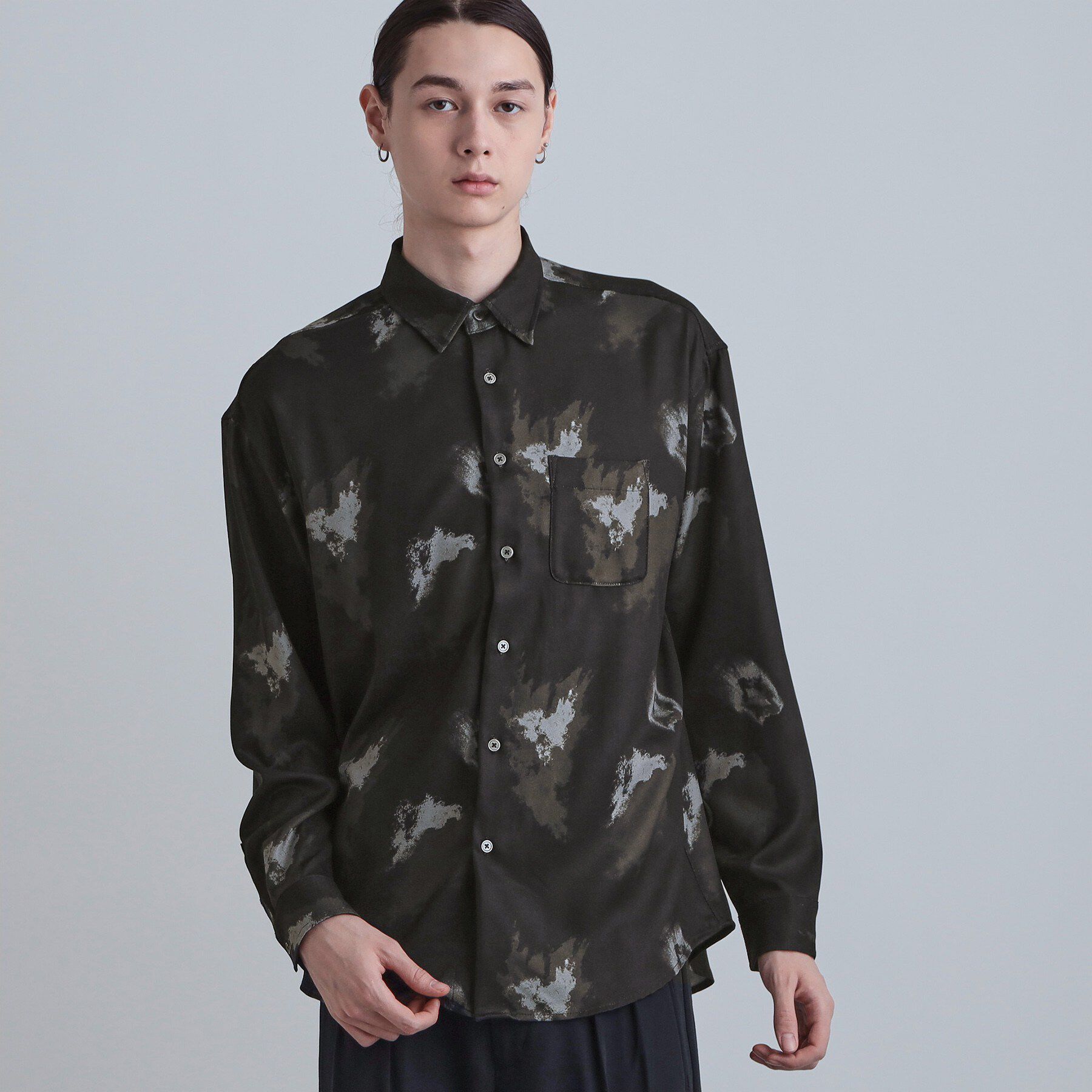 tk.TAKEO KIKUCHI「スモークブラープリントシャツ」|シャツ・ブラウス|