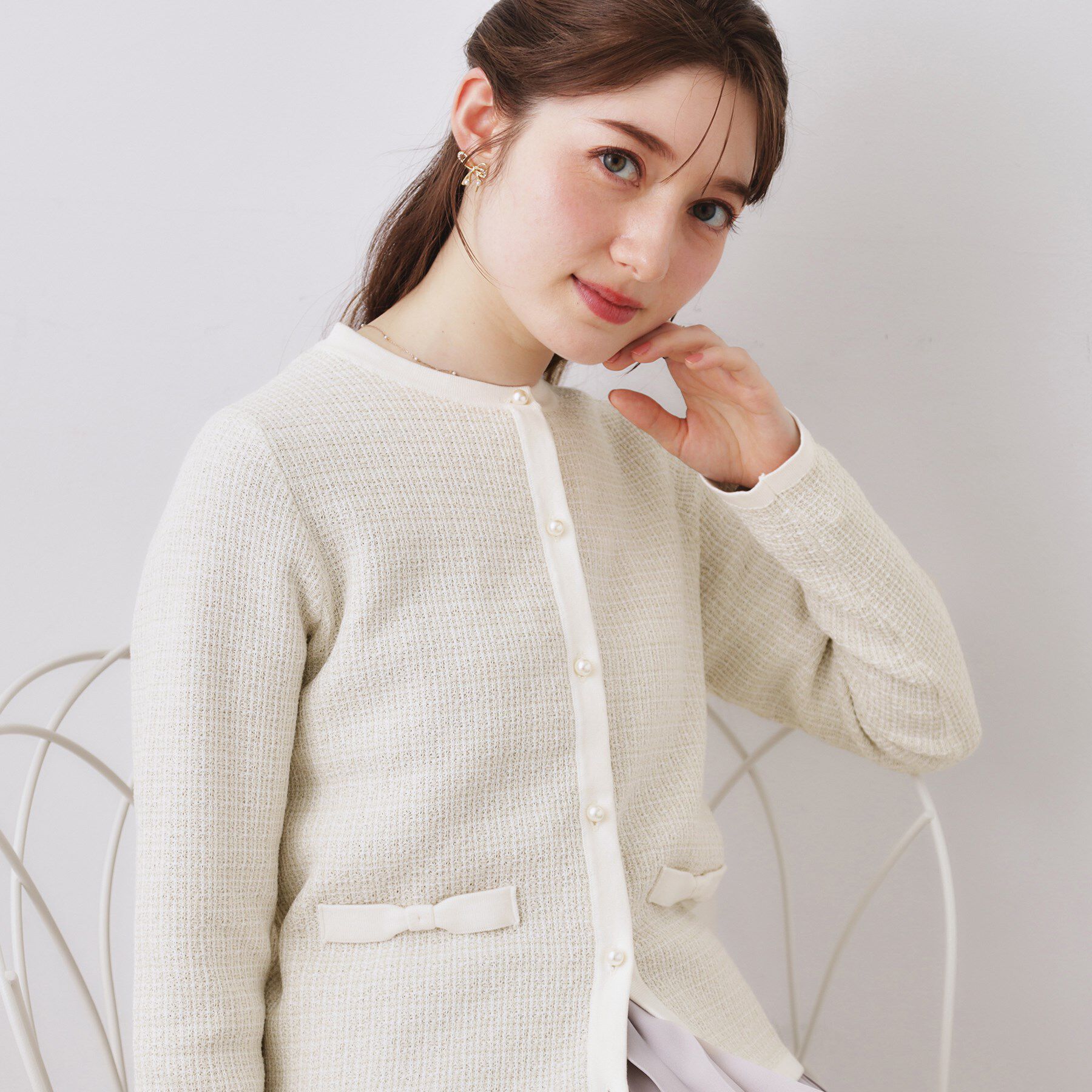 Couture broach「【ハレの日・通勤】ラメツイード ニットカーディガン」|カーディガン|アイボリー(404)