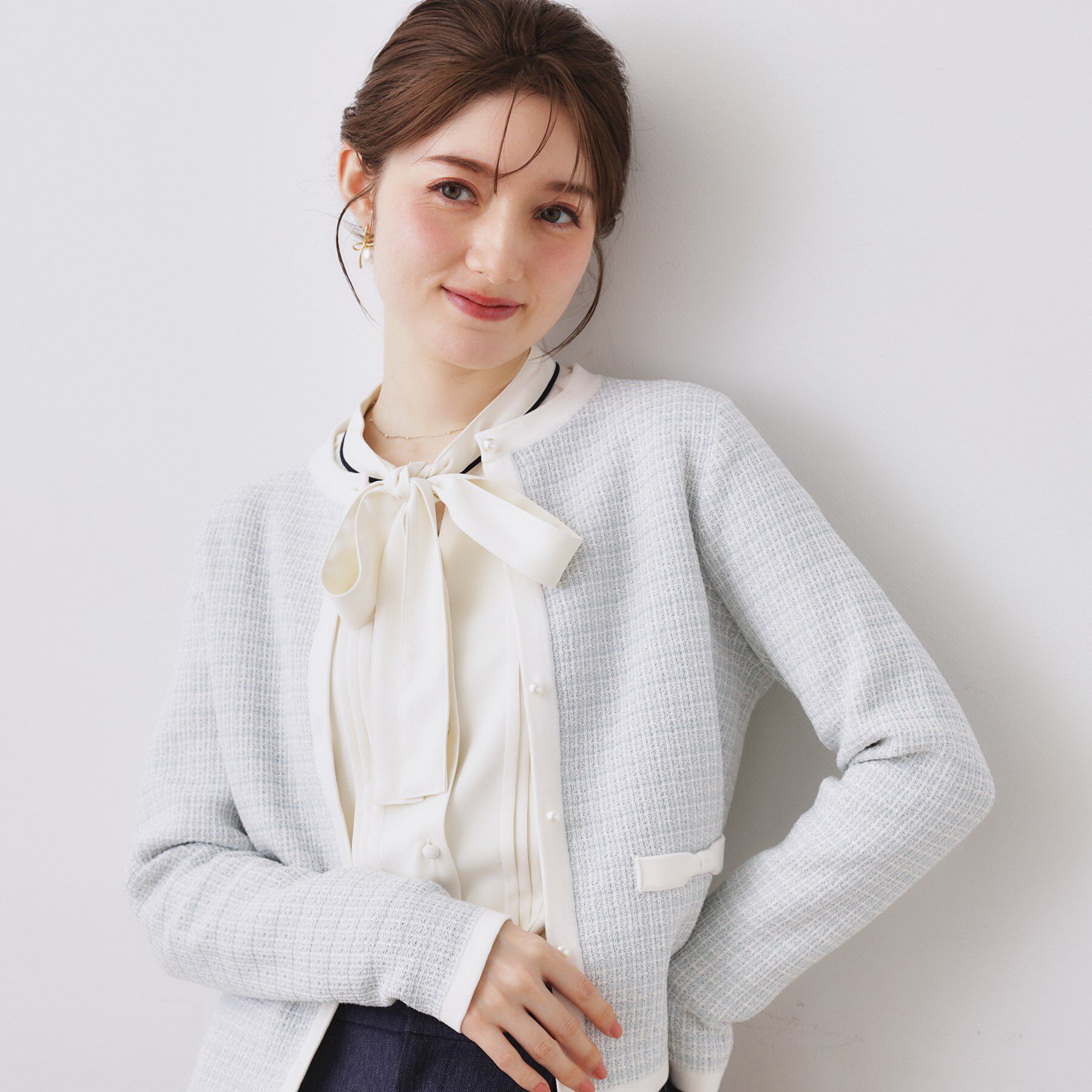 Couture broach「【ハレの日・通勤】ラメツイード ニットカーディガン」|カーディガン|サックスブルー(49