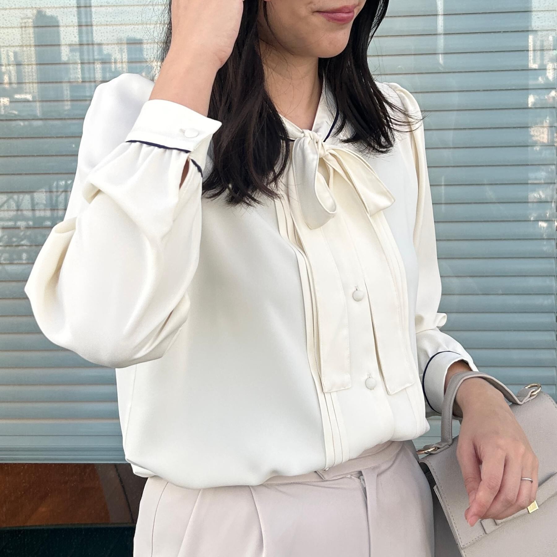 Couture broach「【ハレの日・通勤】配色タックタイブラウス」|シャツ・ブラウス|