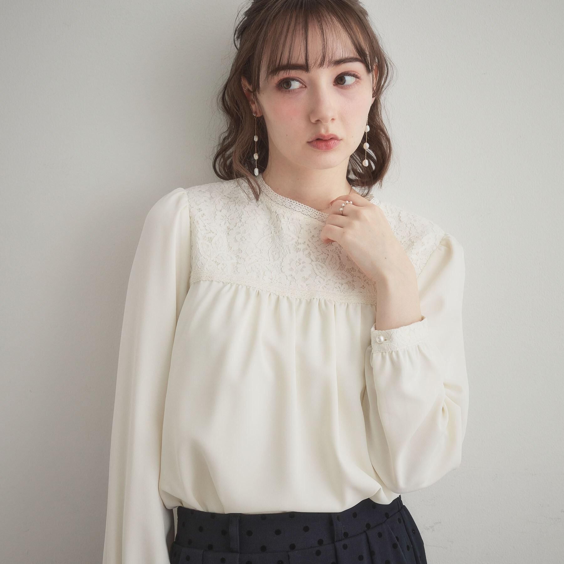 Couture broach「【ハレの日・通勤】レースドッキング ブラウス」|シャツ・ブラウス|