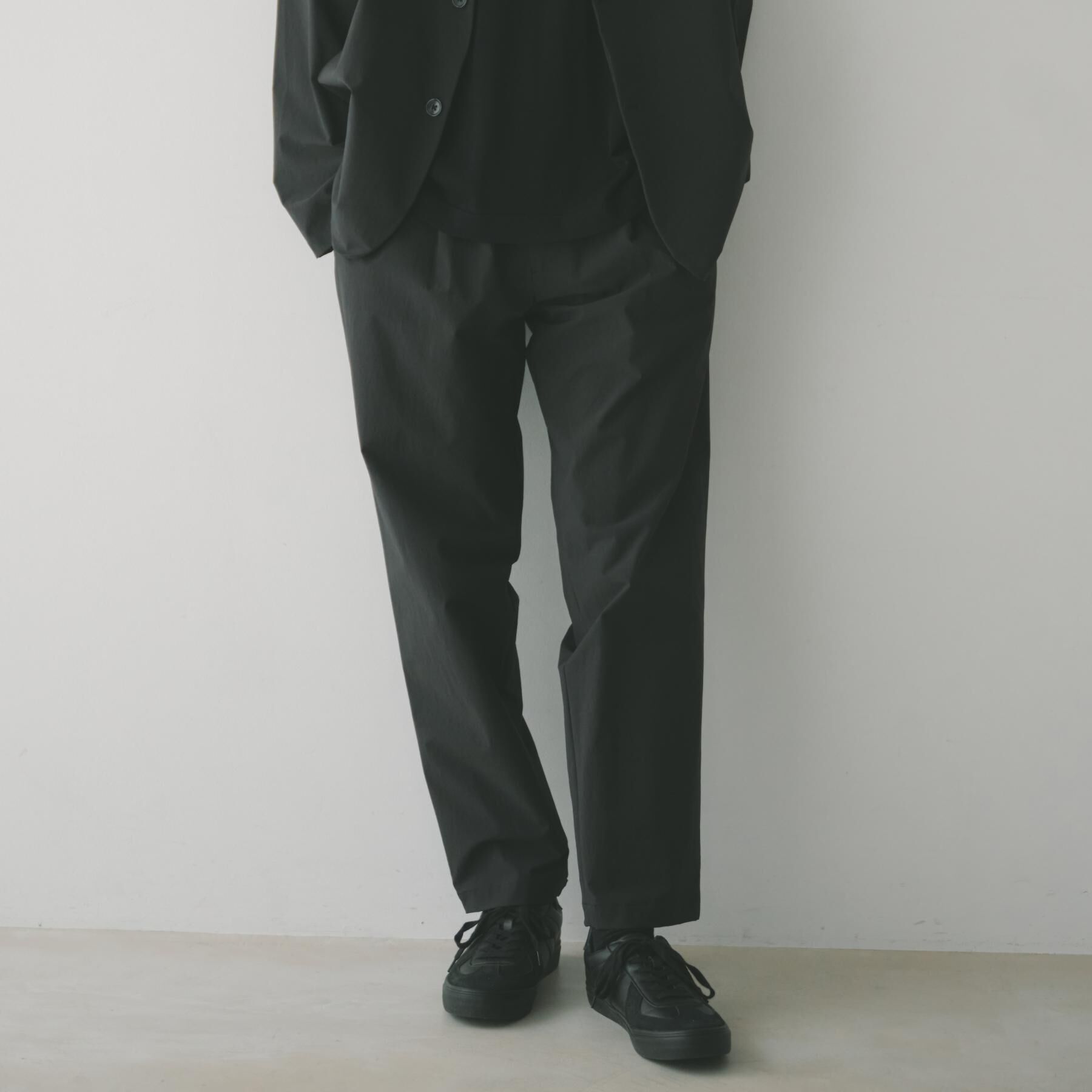 THE SHOP TK「《KURO》コーデュラナイロン  テーパードパンツ セットアップ可／防シワ／撥水／ストレッチ」|その他|