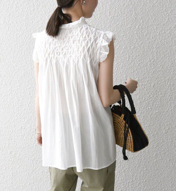 SHIPS any「SHIPS any:〈洗濯機可能〉ハンドスモッキング コットン フリル スタンドカラー ブラウス」|シャツ・ブラウス|