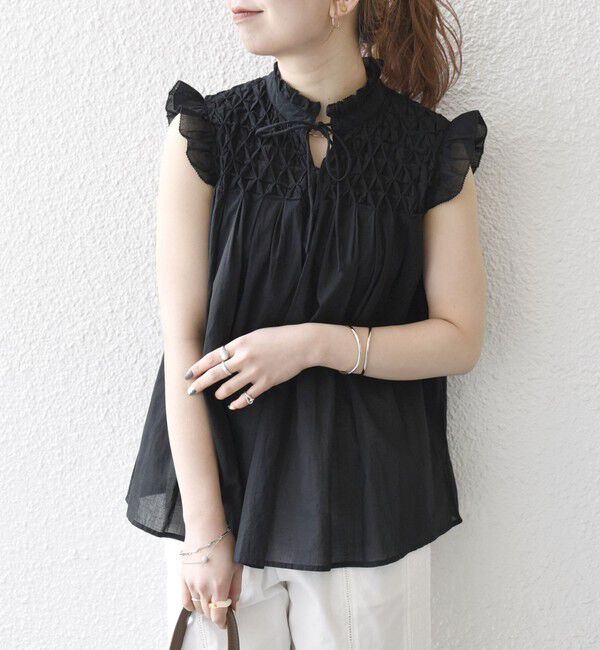 SHIPS any「SHIPS any:〈洗濯機可能〉ハンドスモッキング コットン フリル スタンドカラー ブラウス」|シャツ・ブラウス|
