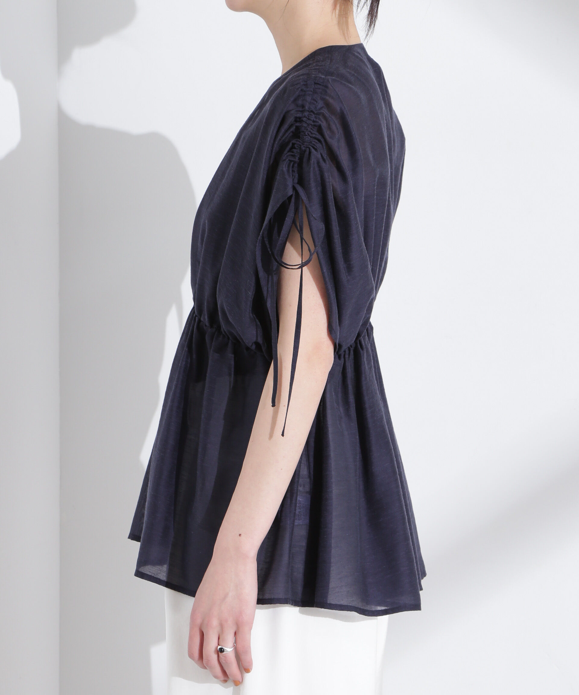 nano･universe「リネン混シアーギャザージップブラウス」|シャツ・ブラウス|