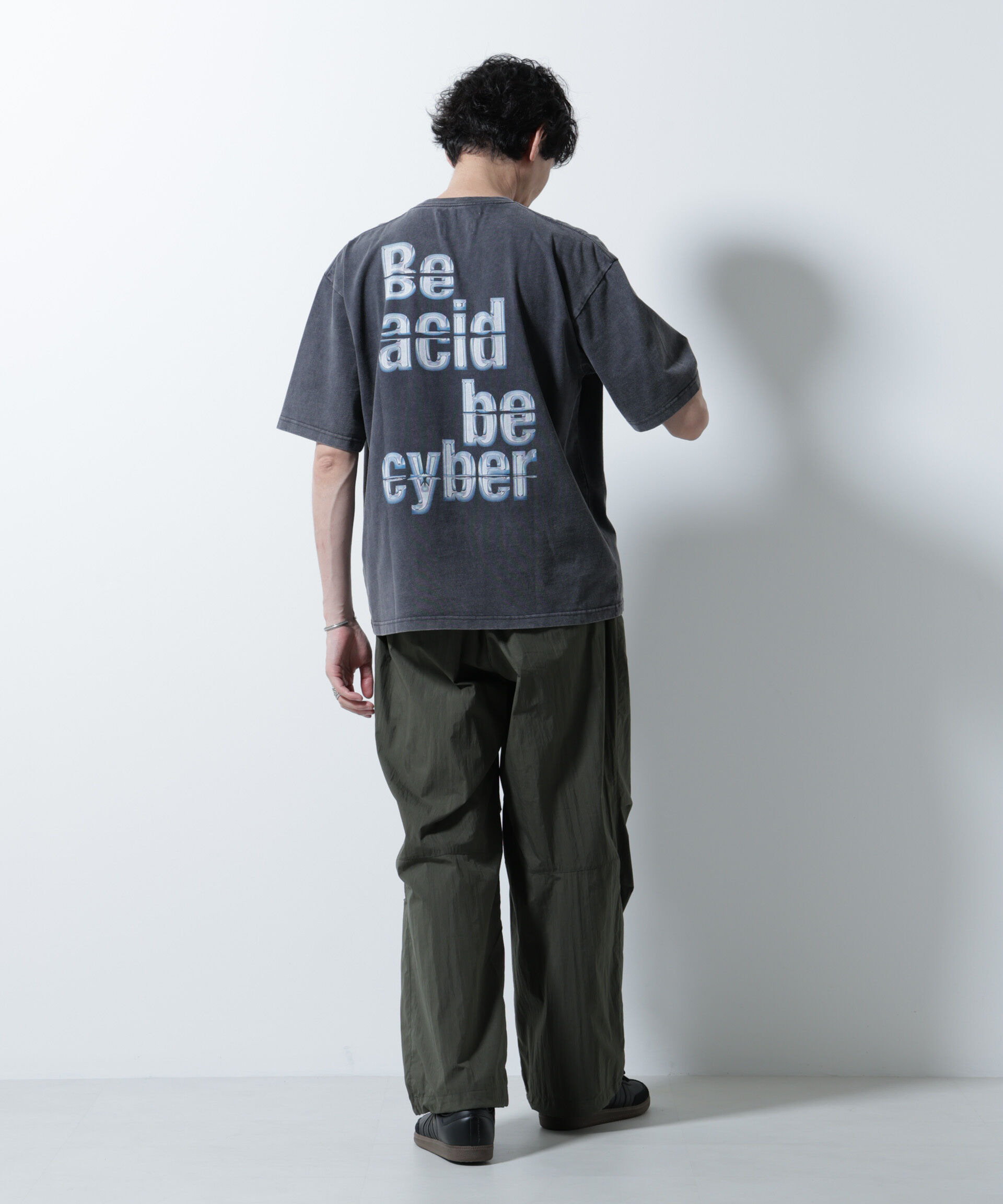 nano･universe「「A-C-Z」ピグメントグラフィックTシャツ 半袖」|Tシャツ・カットソー|