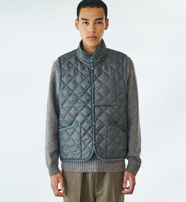  「LAVENHAM | 〈別注〉 スタンドカラー キルティングベスト MEN」|ダウンベスト・ベスト|GREY