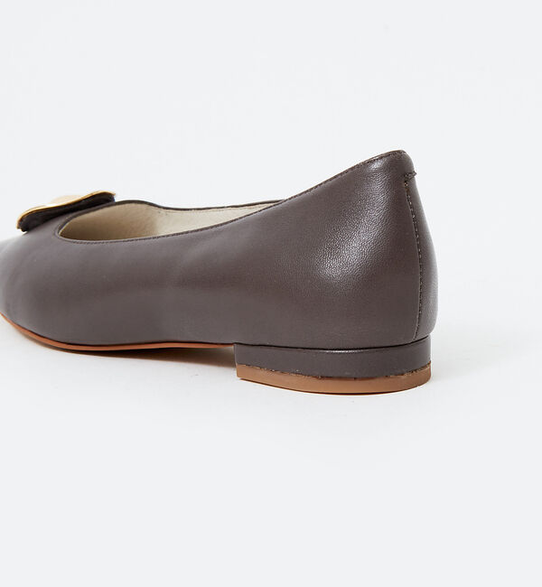 AU BANNISTER「メタルモチーフフラットパンプス」|パンプス|