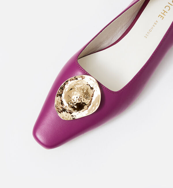 AU BANNISTER「メタルモチーフフラットパンプス」|パンプス|