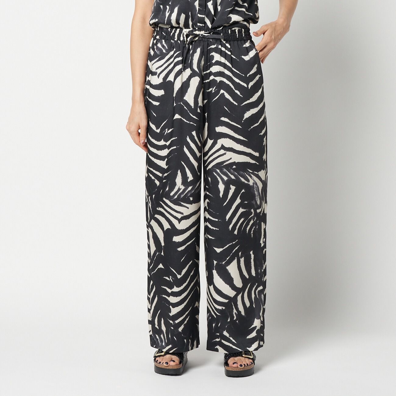 HELIOPOLE「HELIOPOLE ARGENTI PRINT EASY PANTS」|チノ|