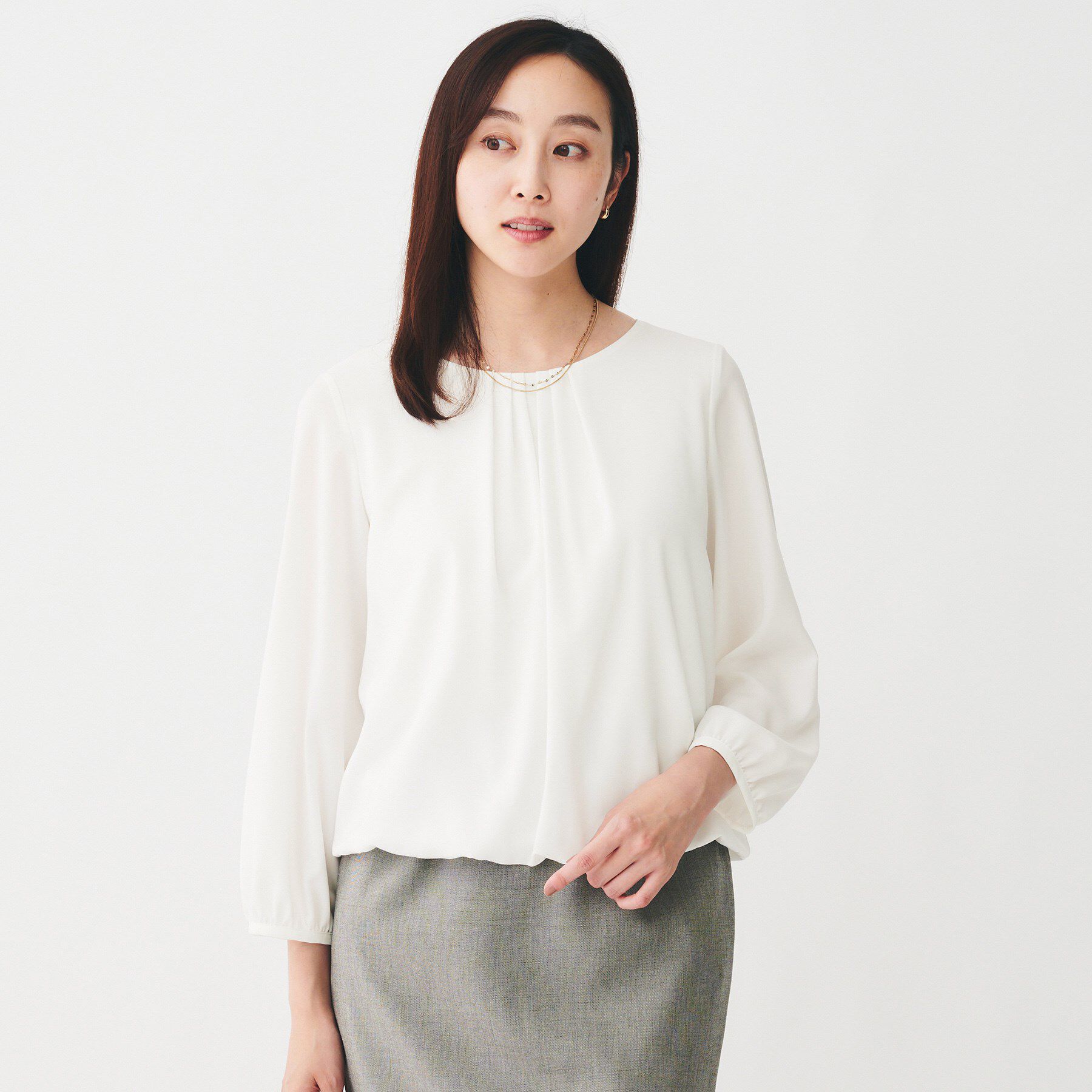 UNTITLED「【透けにくい/ウエストイン見え】パウダリーブラウス」|シャツ・ブラウス|
