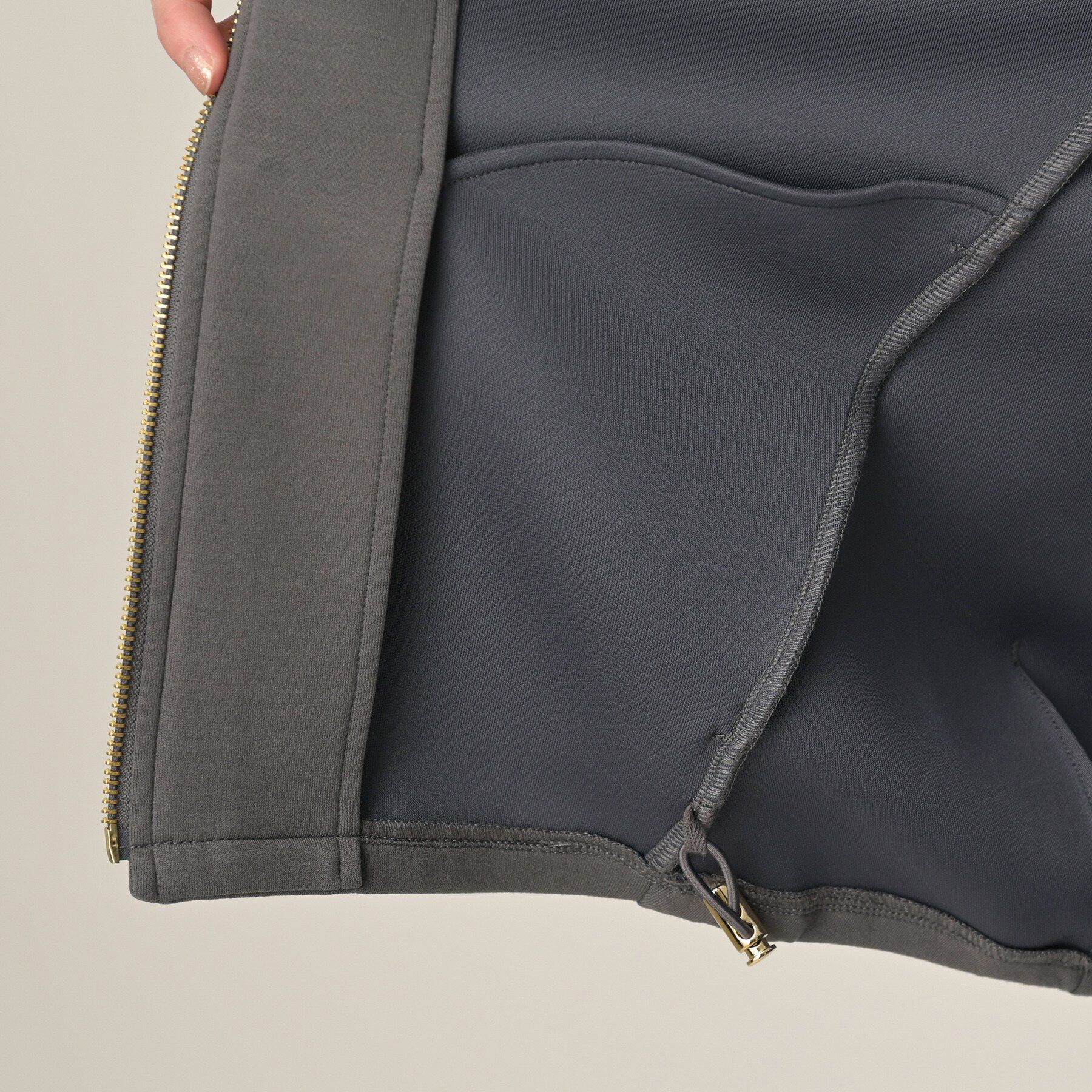 UNTITLED「ダンボールジップブルゾン」|ブルゾン・スタジャン|