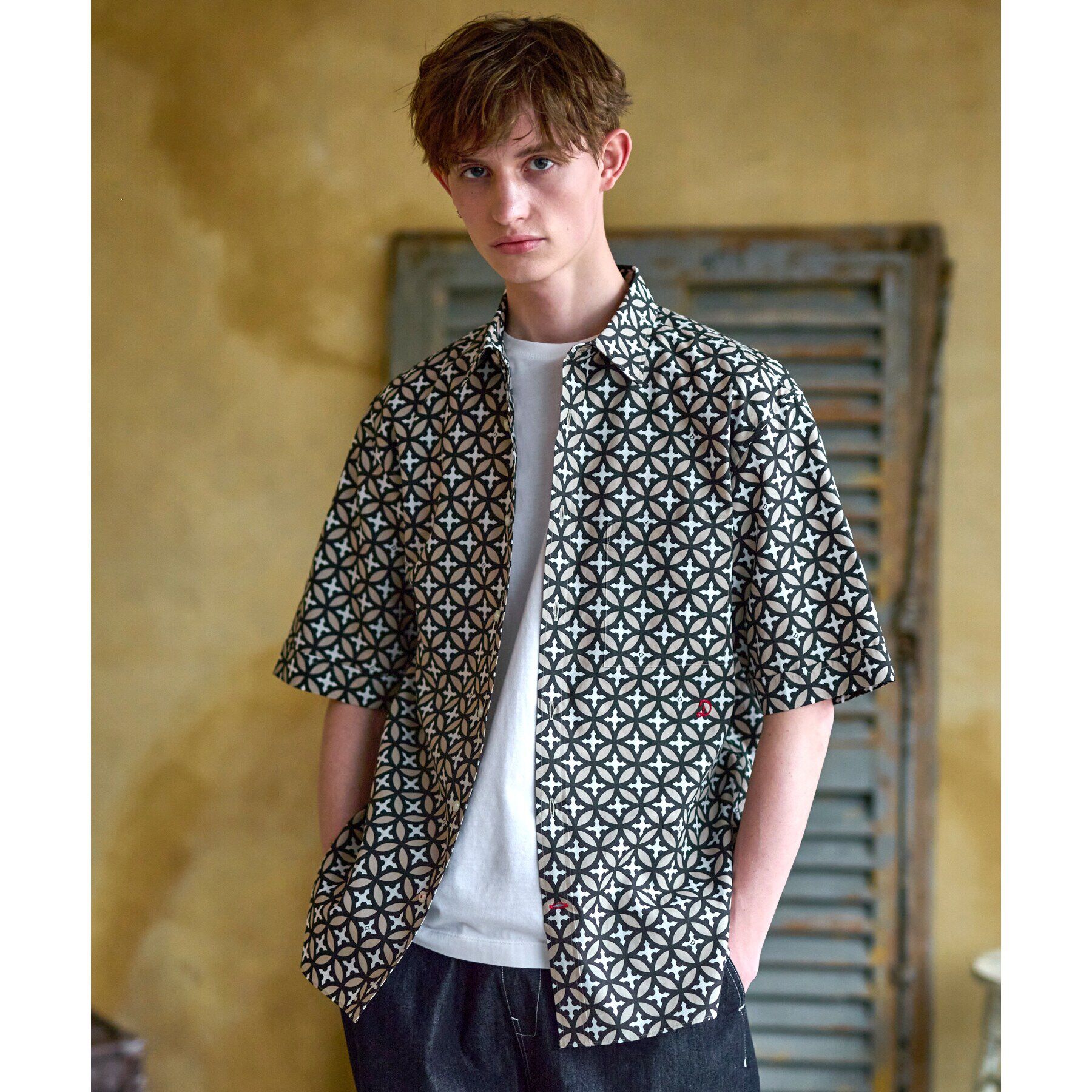 DRESSTERIOR「【Safari5月号掲載】オーバーラップサークル ショートスリーブシャツ」|シャツ・ブラウス|ベージュ(152)