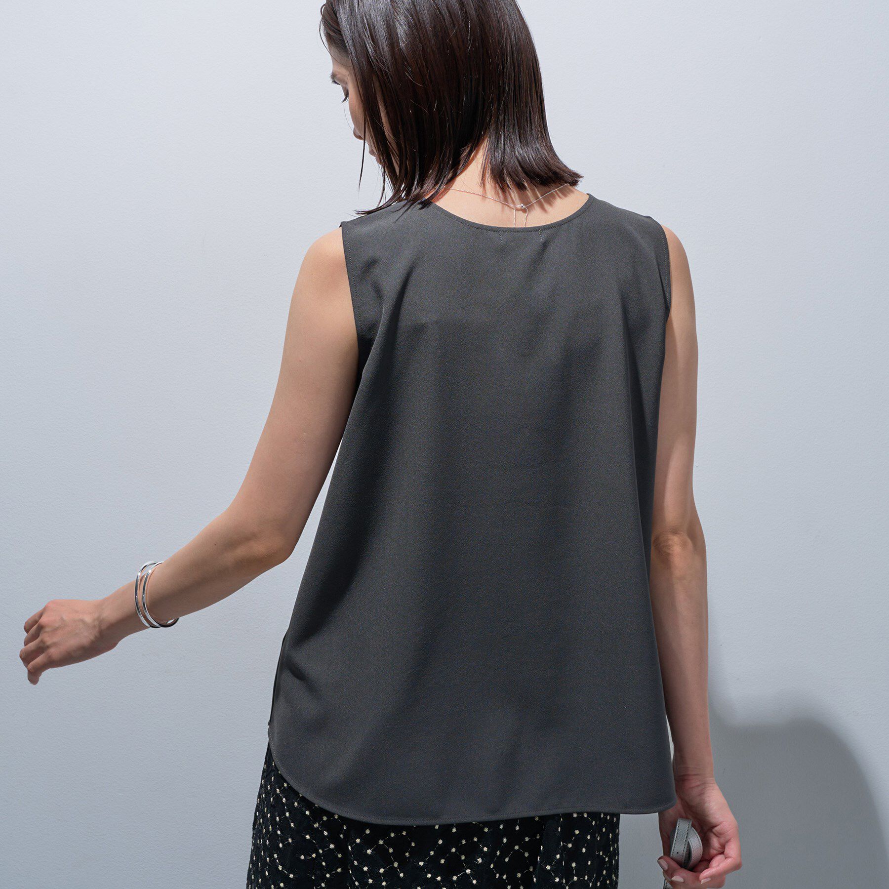 INDIVI「【インナーとしても活躍！／SETUP可能】ジョーゼット ノースリーブトップス」|Tシャツ・カットソー|