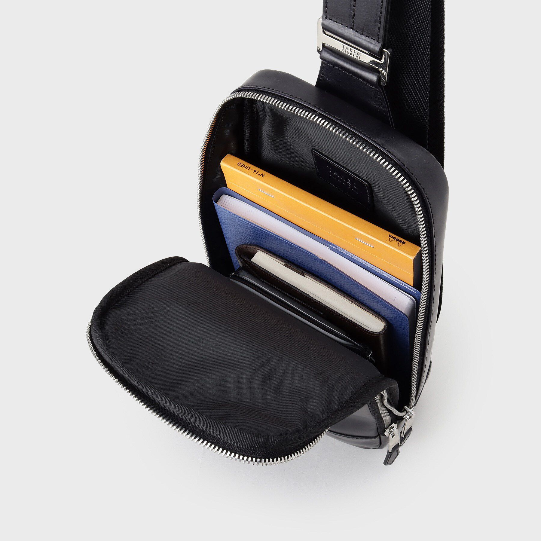 TAKEO KIKUCHI「【ヘビタンレザー】ワンショルダー バッグ」|ショルダー・メッセンジャー|