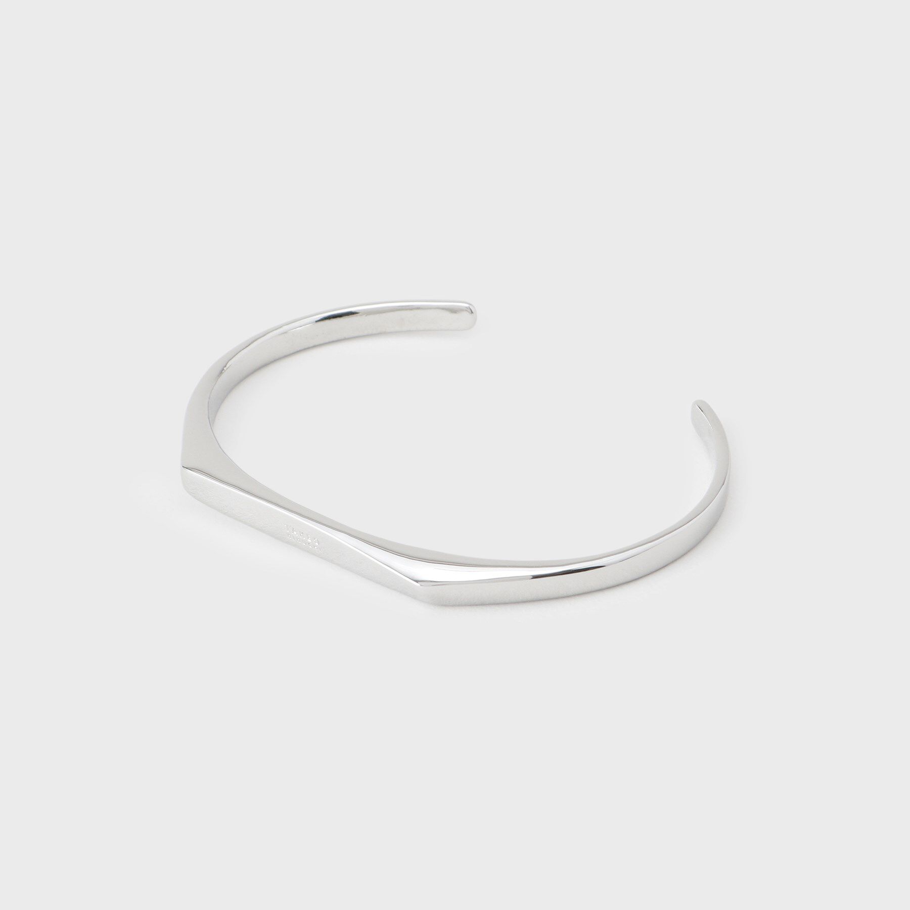 TAKEO KIKUCHI「真鍮製アソートバングル ー 洗練された大人のアクセント」|ブレスレット・バングル|