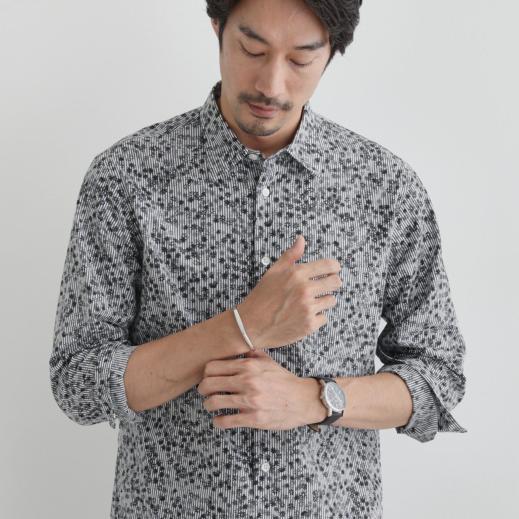 TAKEO KIKUCHI「真鍮製アソートバングル ー 洗練された大人のアクセント」|ブレスレット・バングル|