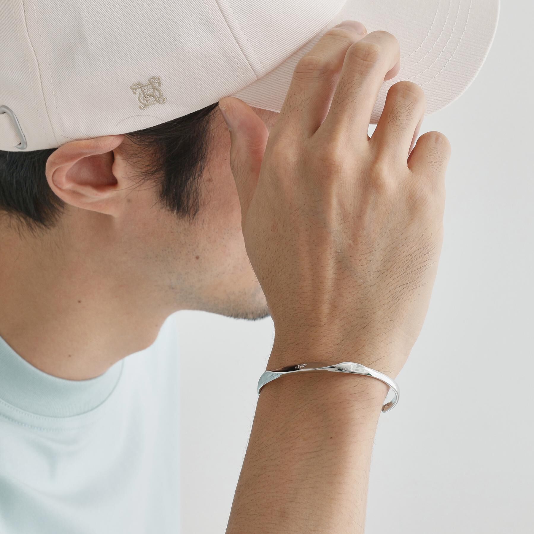 TAKEO KIKUCHI「真鍮製アソートバングル ー 洗練された大人のアクセント」|ブレスレット・バングル|