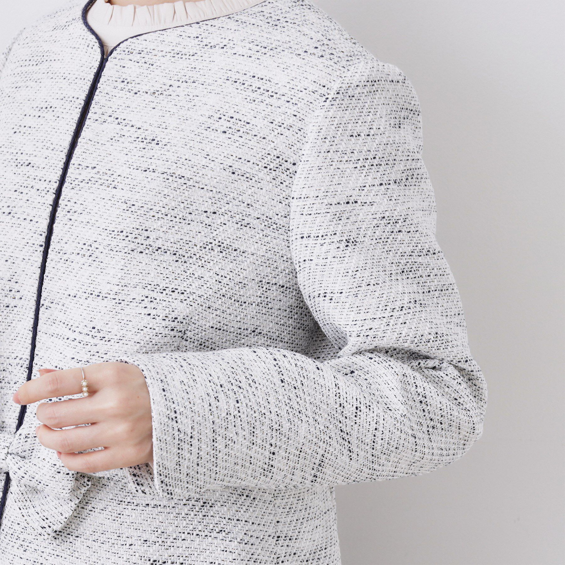Couture broach「【ハレの日・通勤】カルゼスラブツイードジャケット」|ノーカラージャケット|