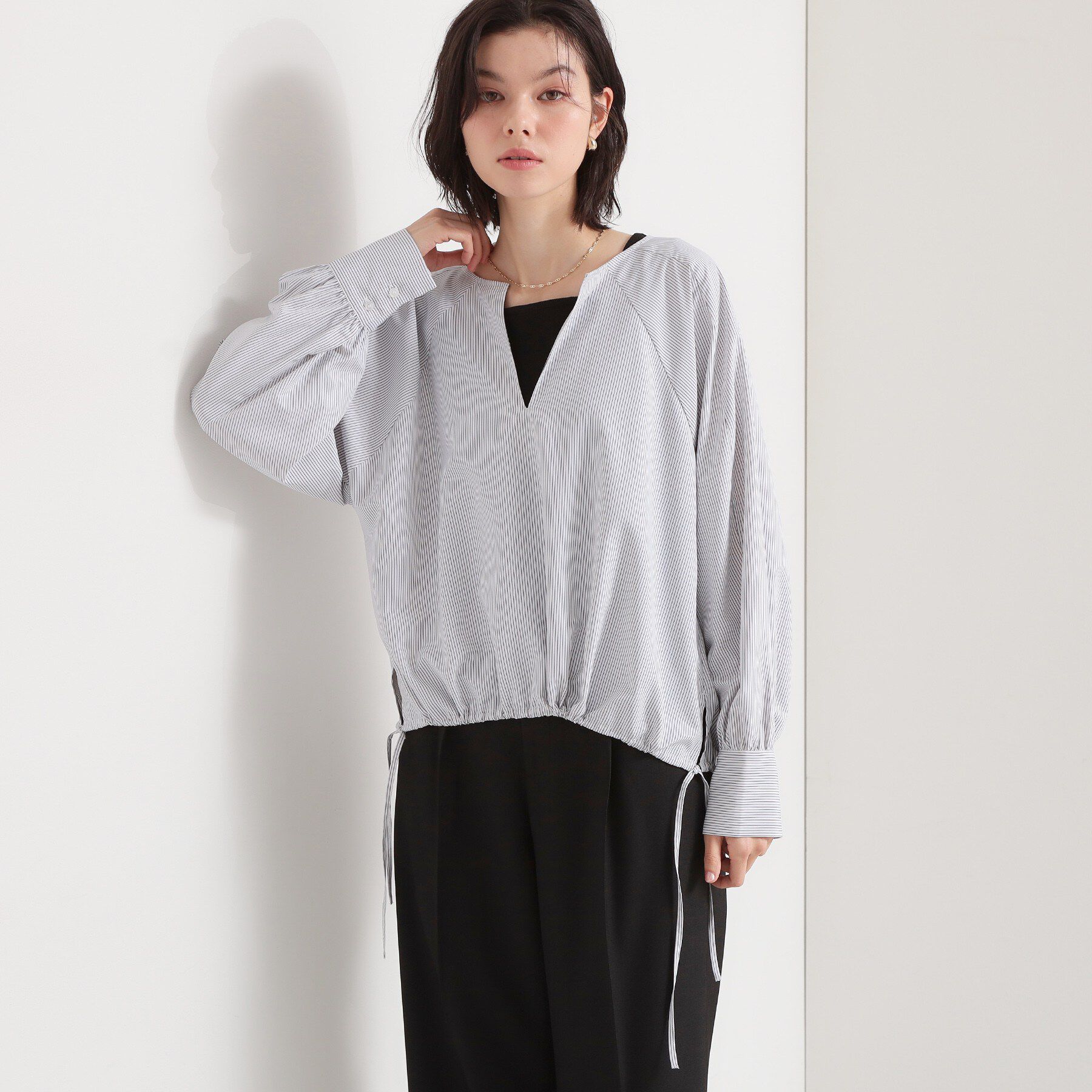 THE SHOP TK「キーネックストライプドロストシャツブラウス」|シャツ・ブラウス|