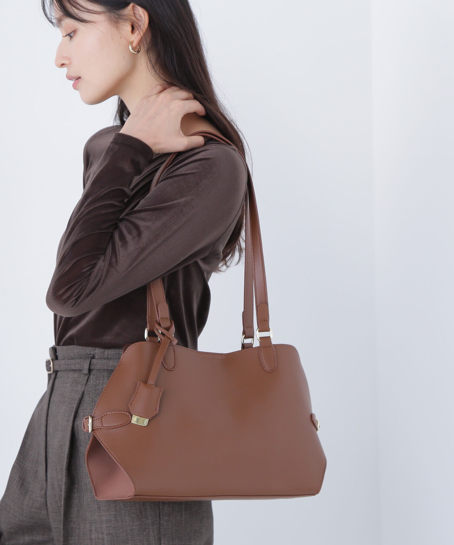  「ロングハンドルクラムトートバッグ」|トートバッグ|キャメル1