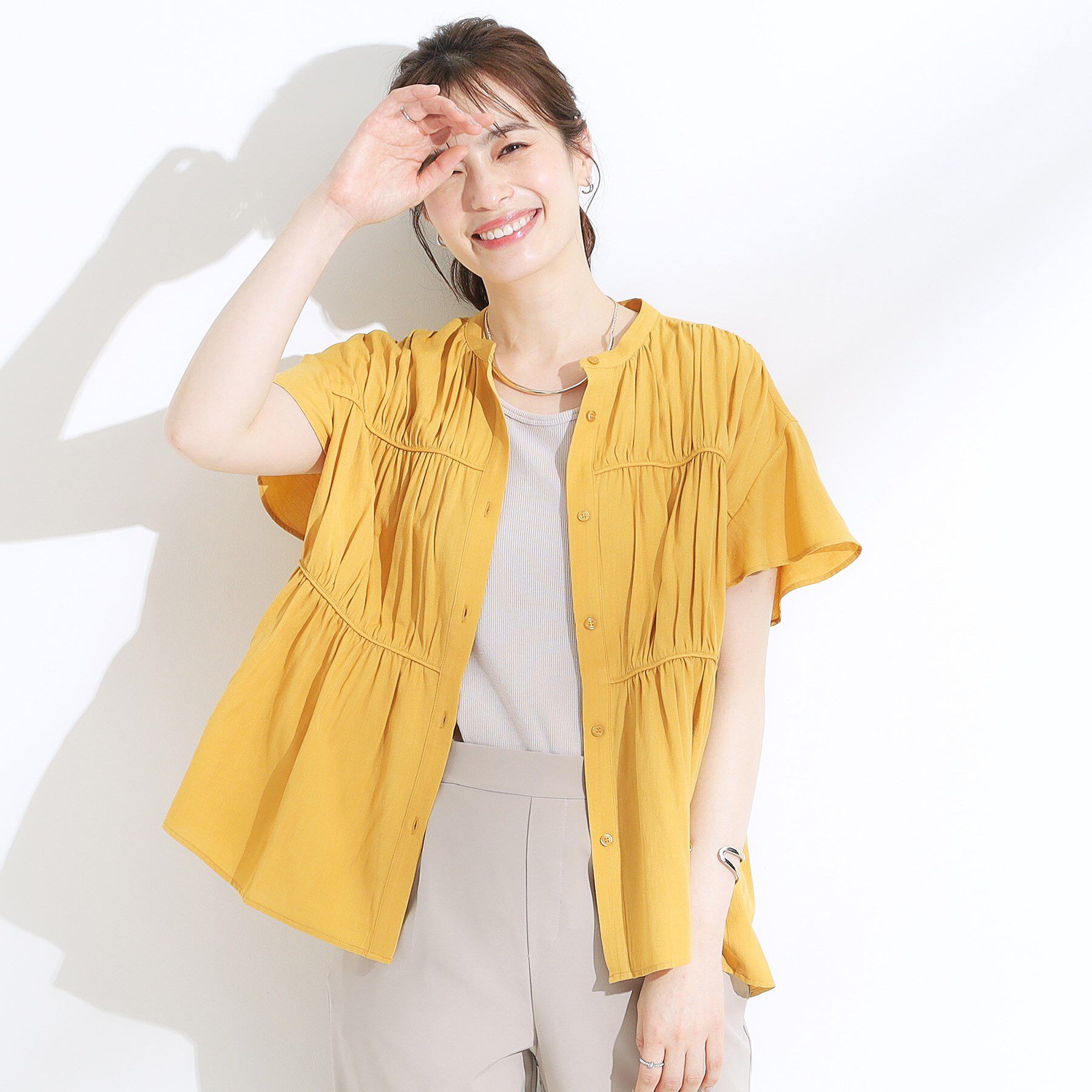 SHOO･LA･RUE「【洗える/S-LL】一枚で着映え ティアード風 ギャザーブラウス」|シャツ・ブラウス|