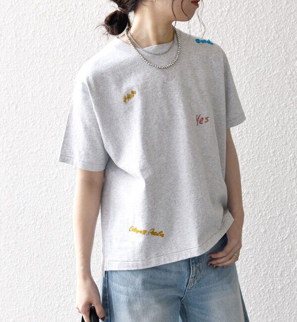 SHIPS any「【SHIPS any別注】Collegiate Pacific:〈洗濯機可能〉V ガゼット プリント & 刺繍 Tシャツ 25SS」|Tシャツ・カットソー|