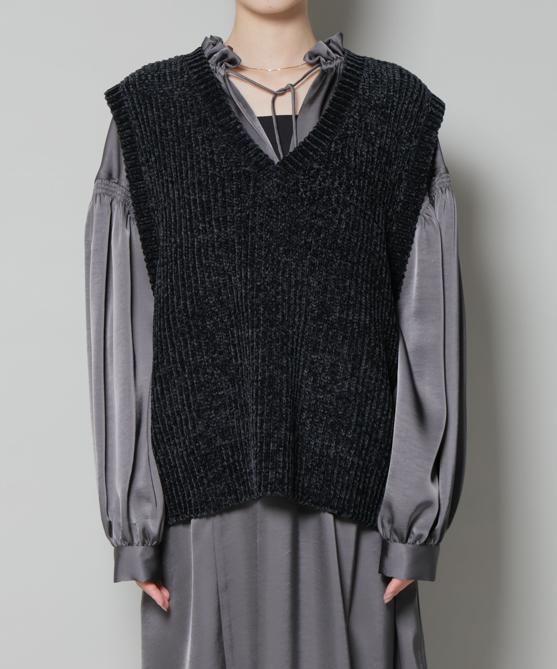 nano･universe「ベロアモールVネックニットベスト」|ニット・セーター|