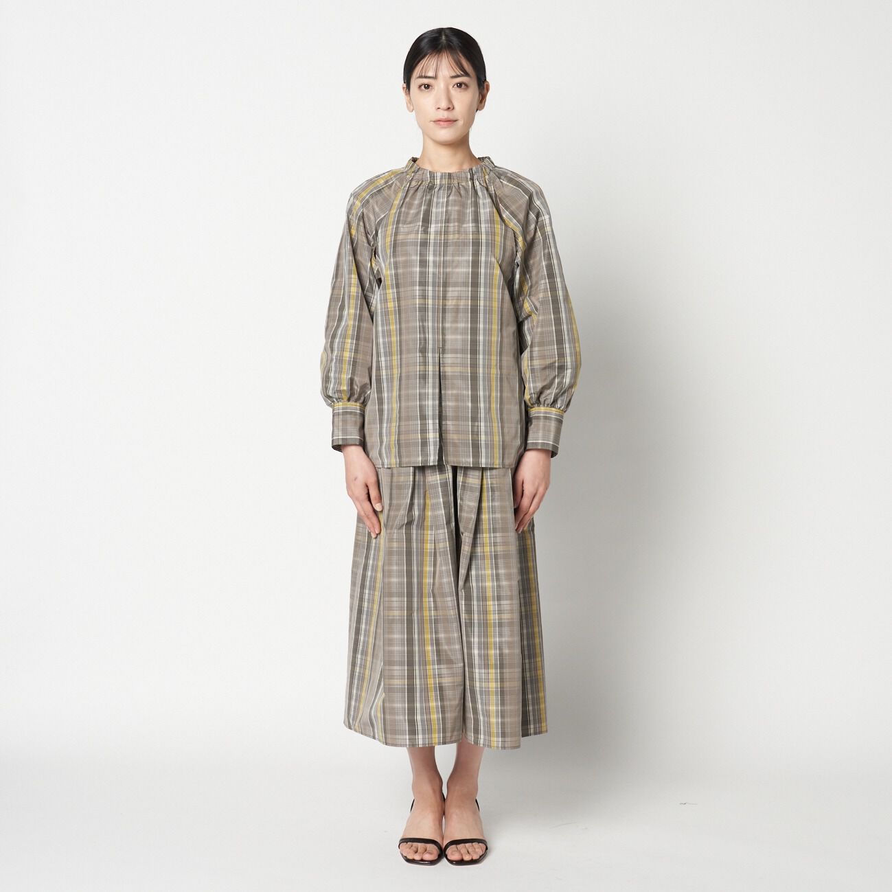 HELIOPOLE「HELIOPOLE CHANBRAY TAFFETA GATHER BLOUSE」|シャツ・ブラウス|