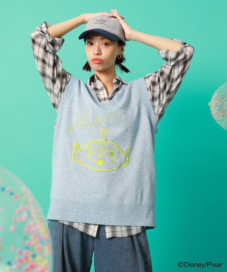 Green Parks「TOY STORY / 刺繍Vネックニットベスト」|ベスト・ジレ|Sax