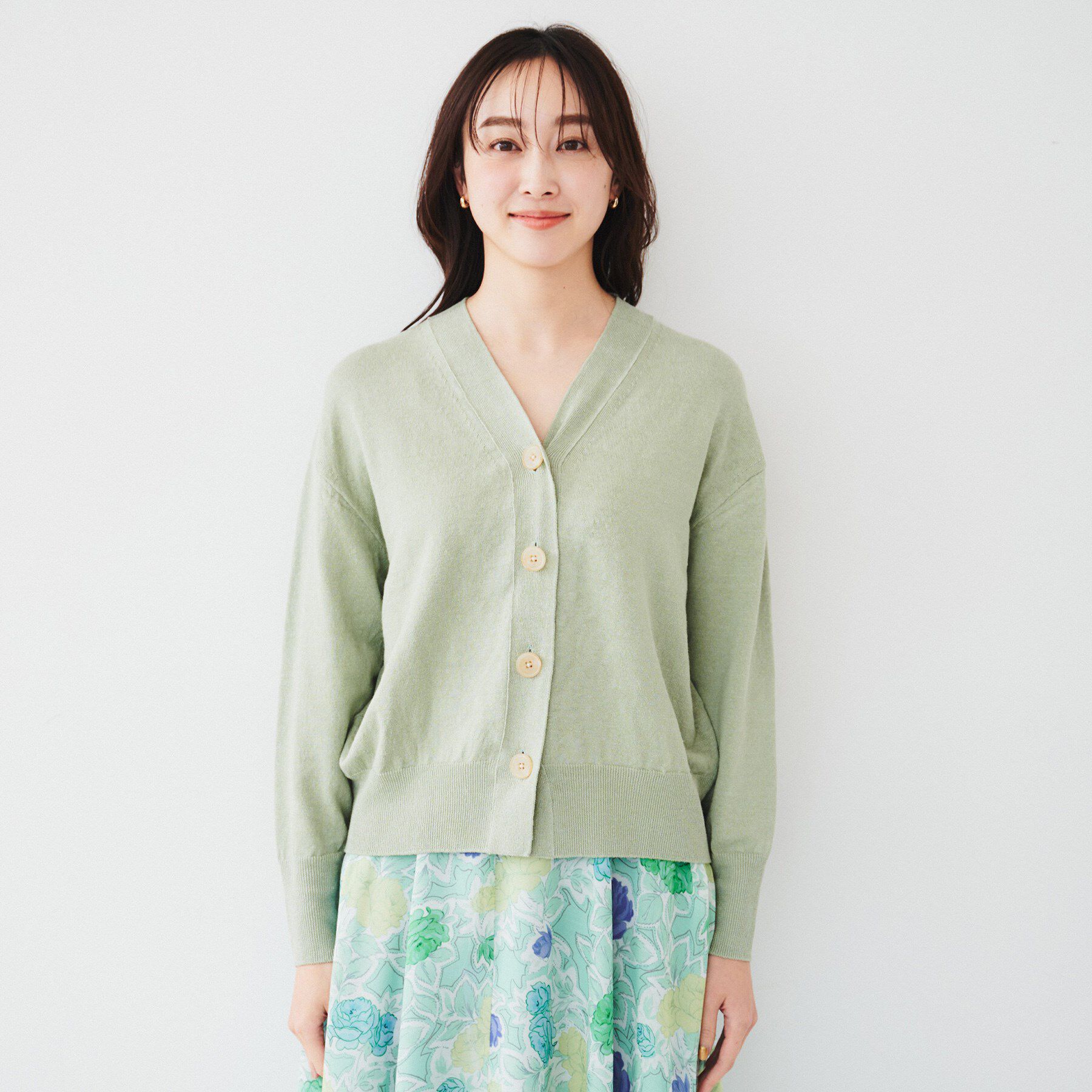 UNTITLED「【アンサンブル可能/手洗い可】リネン混ベーシックカーディガン」|カーディガン|