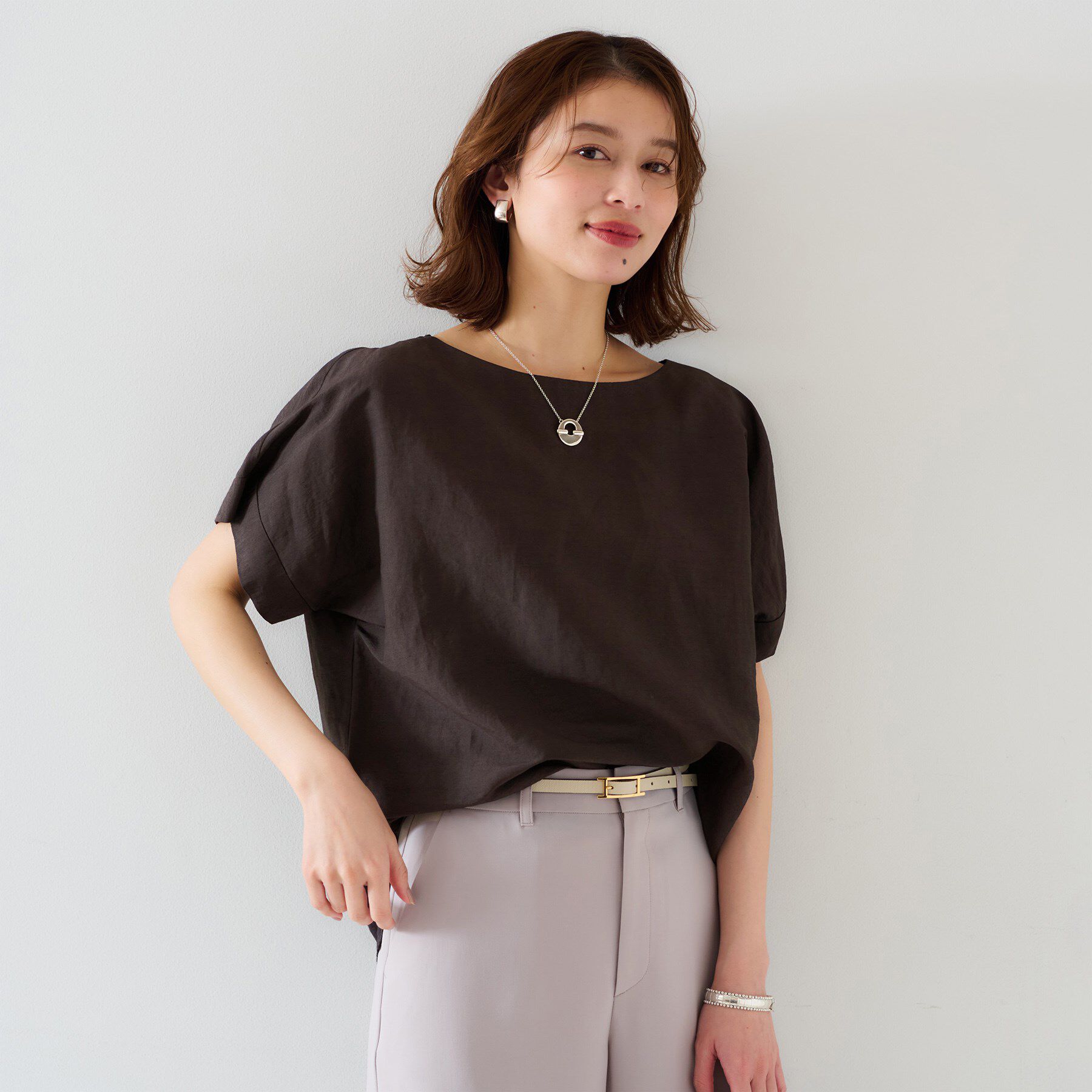 UNTITLED「【セットアップ可能/手洗い可】リネン混 ボートネックTブラウス」|シャツ・ブラウス|