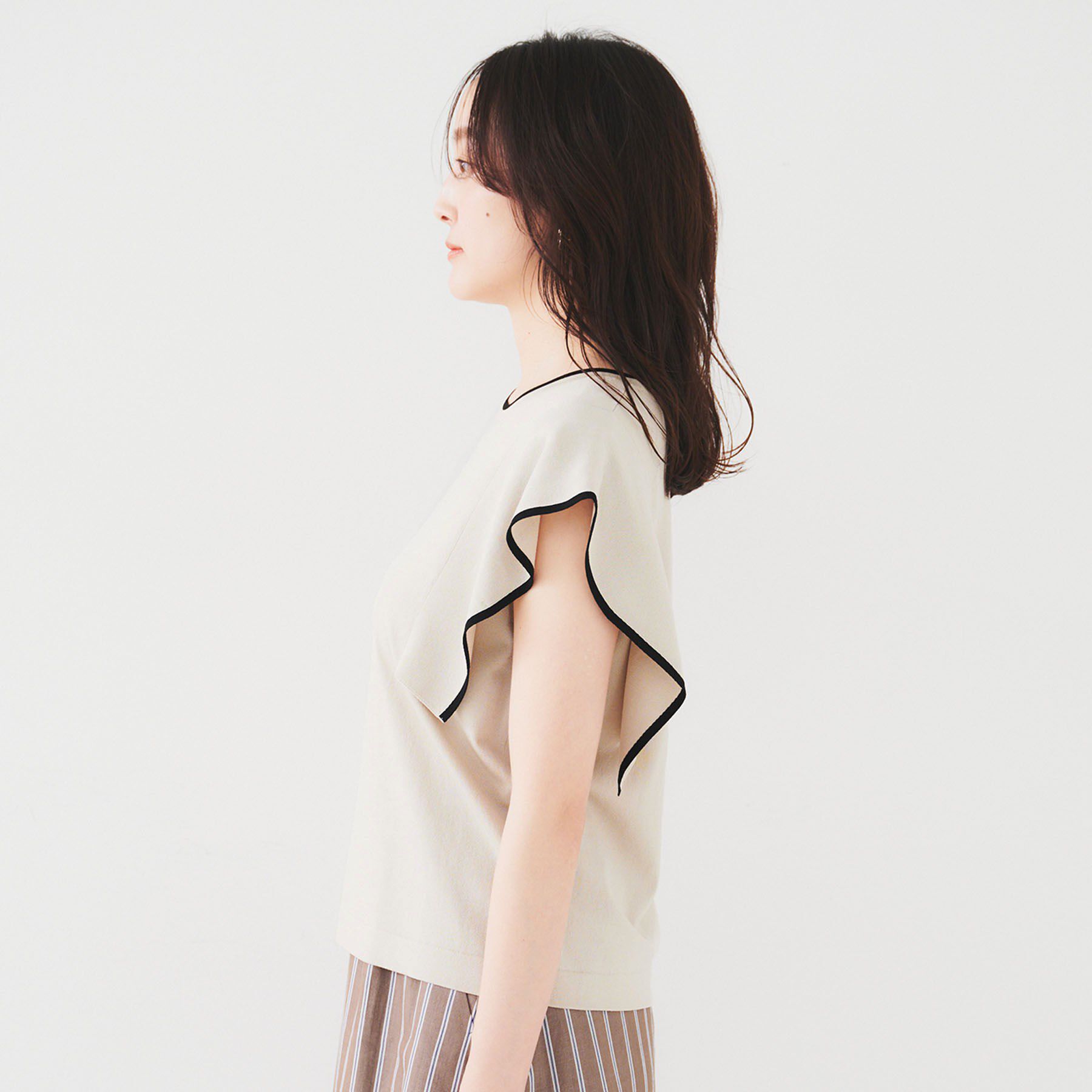 UNTITLED「【きれいめ/二の腕カバー】フリルノースリーブニット」|ニット・セーター|