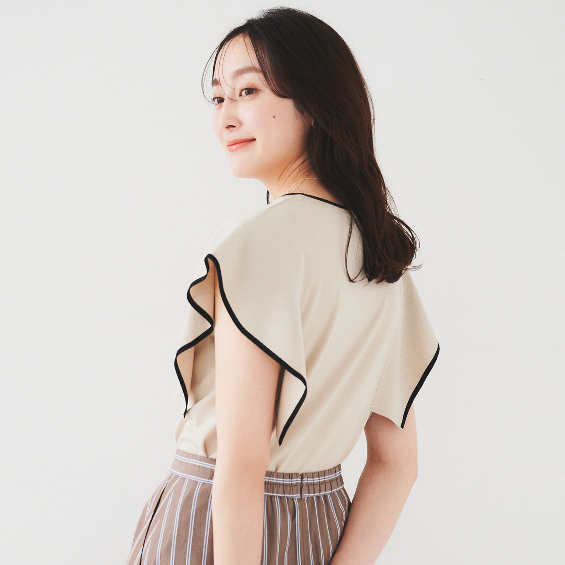 UNTITLED「【きれいめ/二の腕カバー】フリルノースリーブニット」|ニット・セーター|