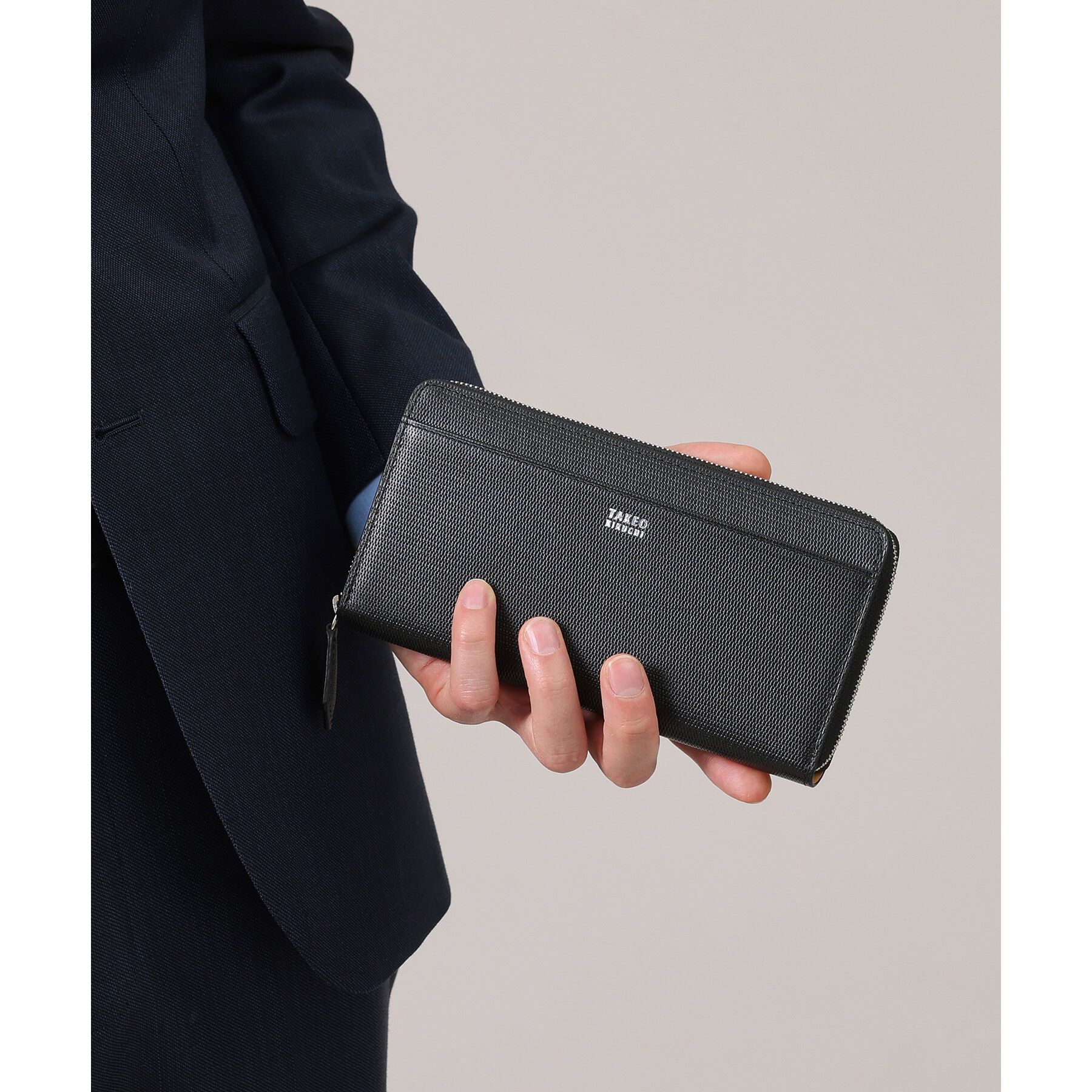 TAKEO KIKUCHI「【ソフト＆ナチュラル】ミニメッシュ レザー　ラウンドファスナー長財布」|財布|