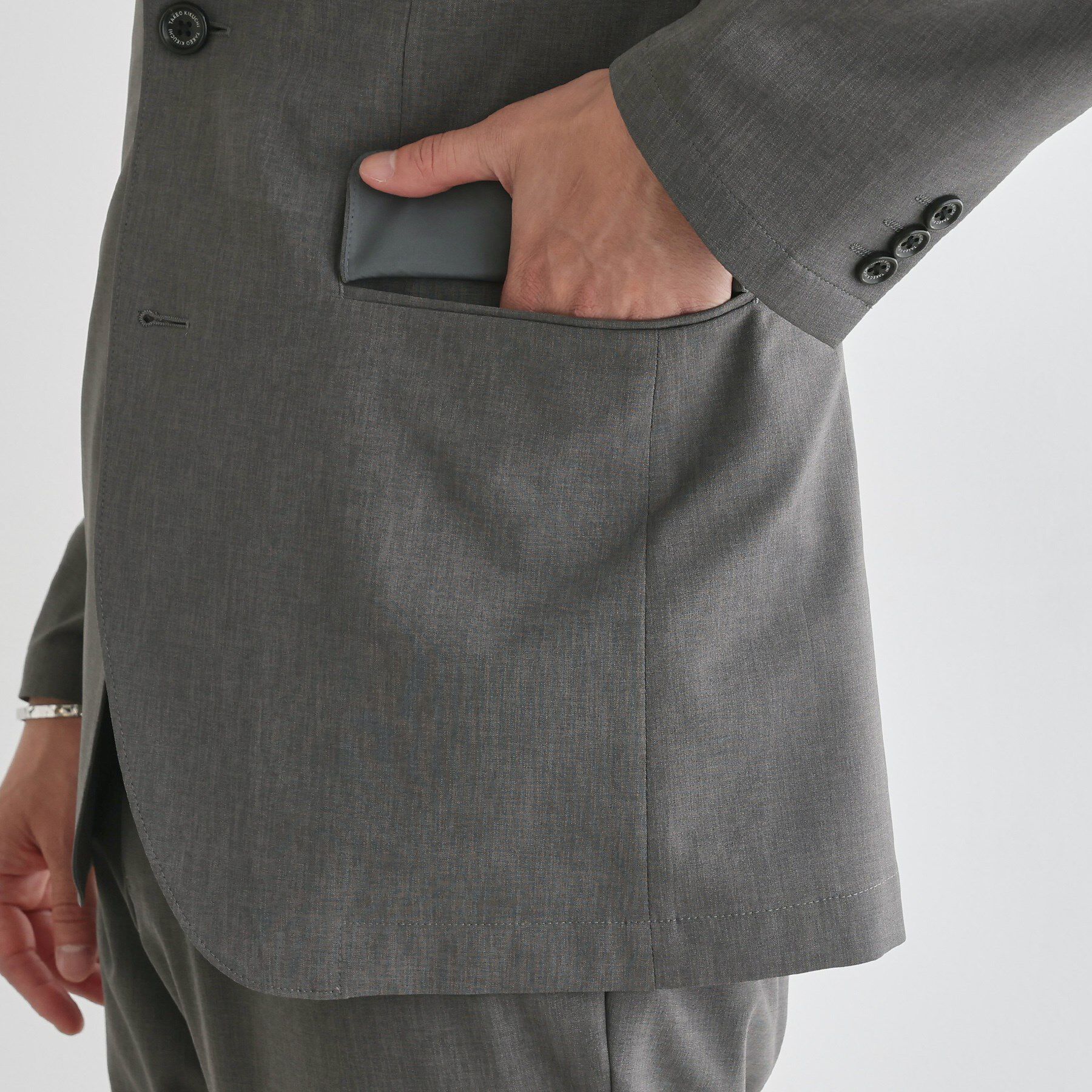 TAKEO KIKUCHI「【LIMITED】吸水速乾セットアップ／背抜きジャケット＆イージーパンツ」|スーツ|