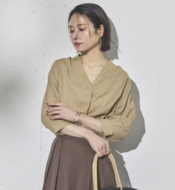 Doux archives「ウォッシャブルリネンライクＶ開きタックブラウス」|シャツ・ブラウス|