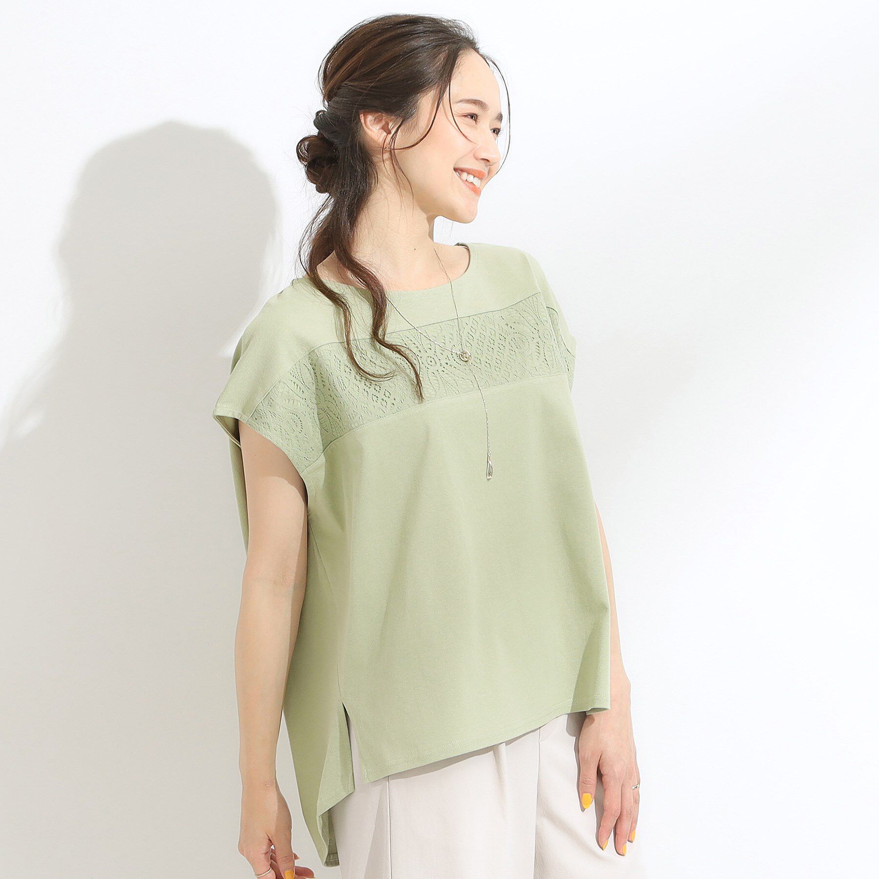 SHOO･LA･RUE「【洗える/S-LL/体型カバー】レース使いが華やか フレンチスリーブコットンTシャツ」|Tシャツ・カットソー|