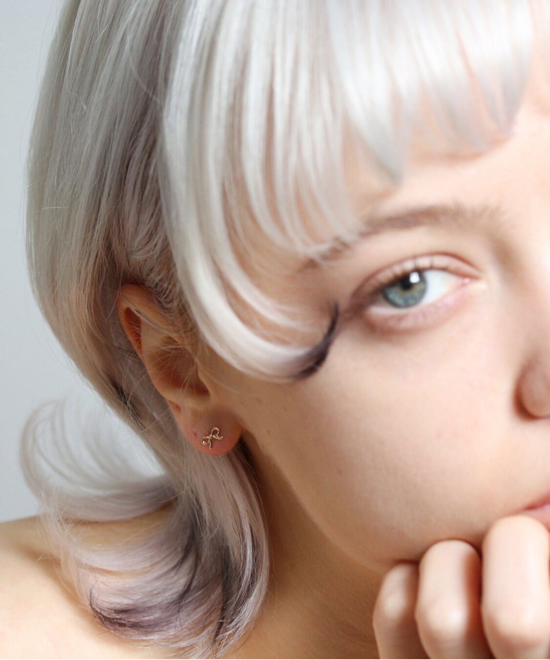  「ゴールド リボン ピアス | K18 〈Web限定〉」|ピアス|