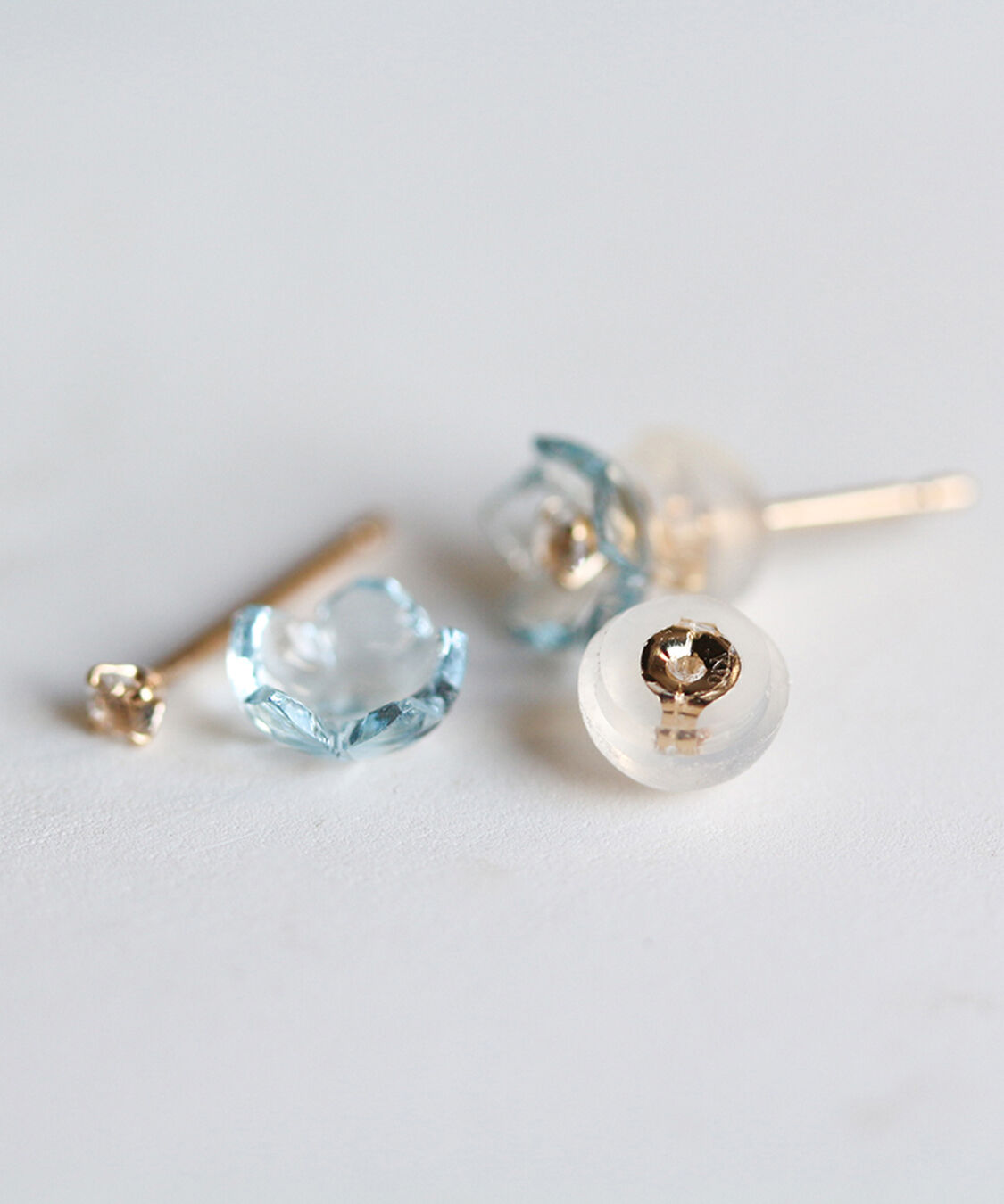  「ホワイトトパーズ / スカイブルートパーズ  ピアス | K10YG  〈Web限定〉」|ピアス|