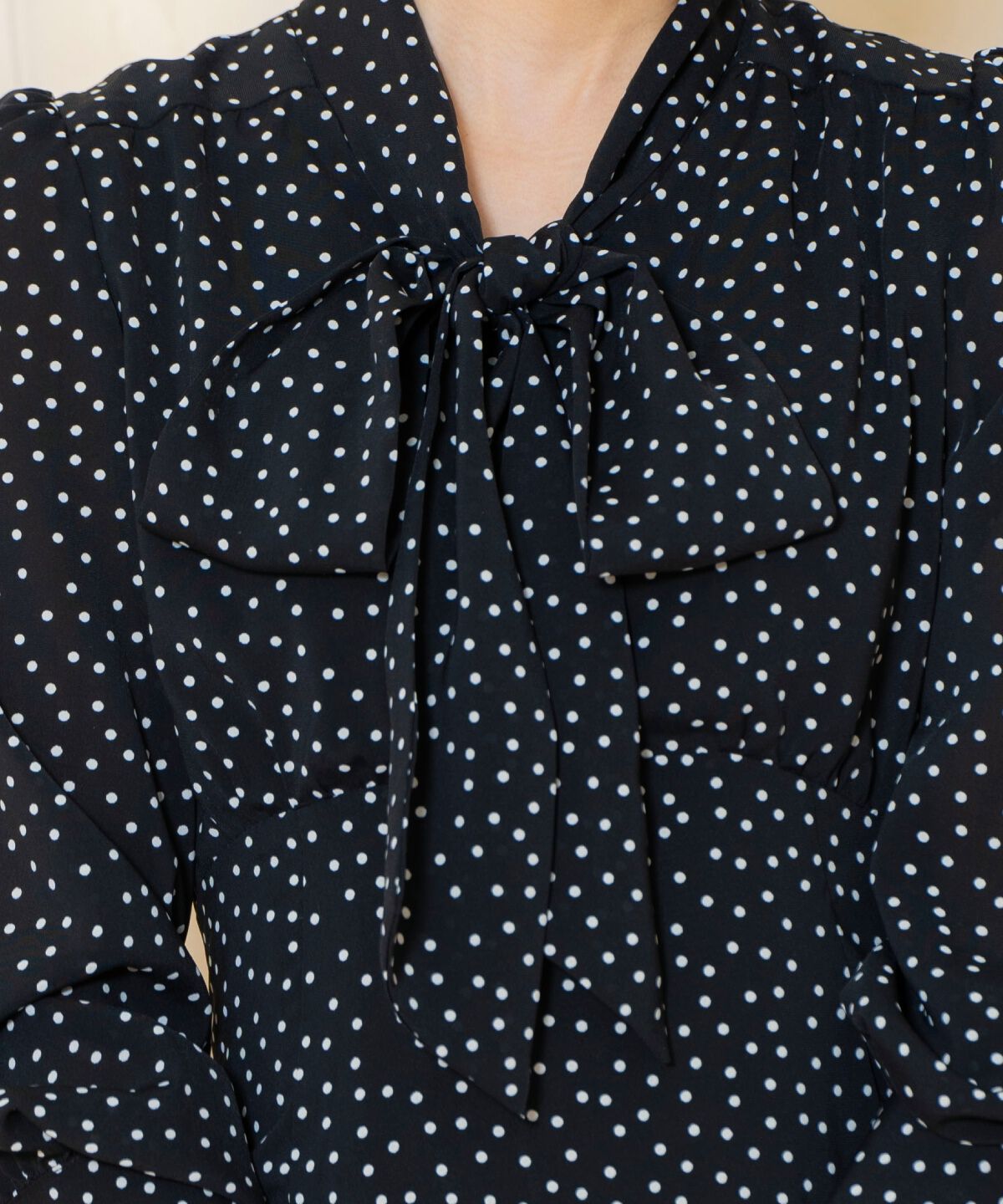 WILLSELECTION「ドット柄ギャザーヘムボウタイワンピース」|ワンピース|