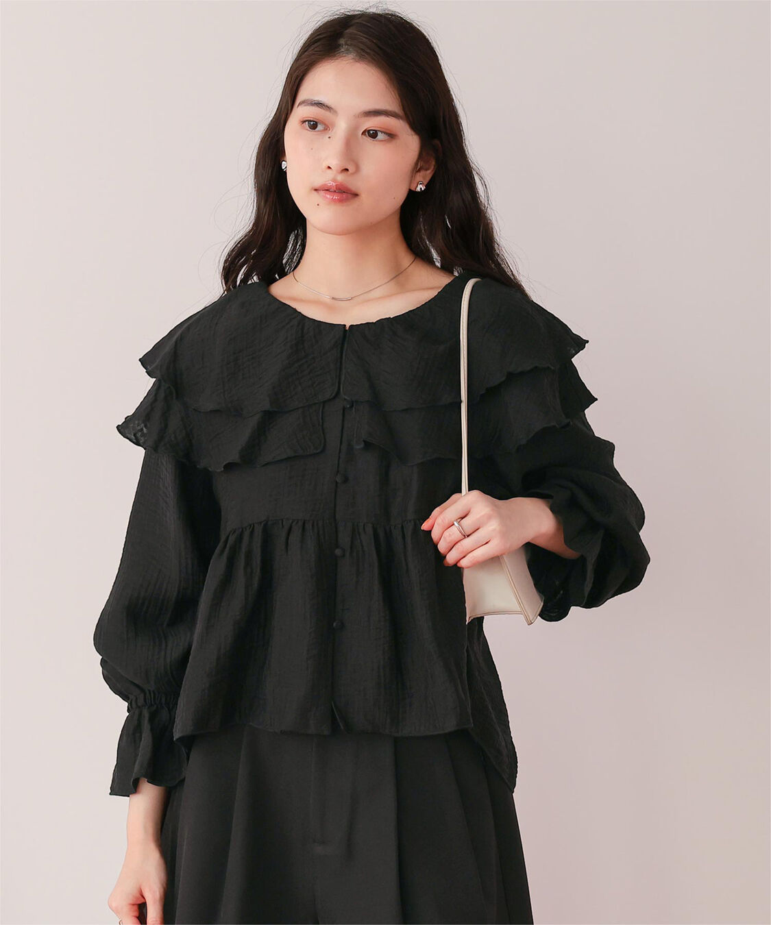 titivate「ペプラムギャザーラッフルフリルブラウス」|シャツ・ブラウス|ブラック