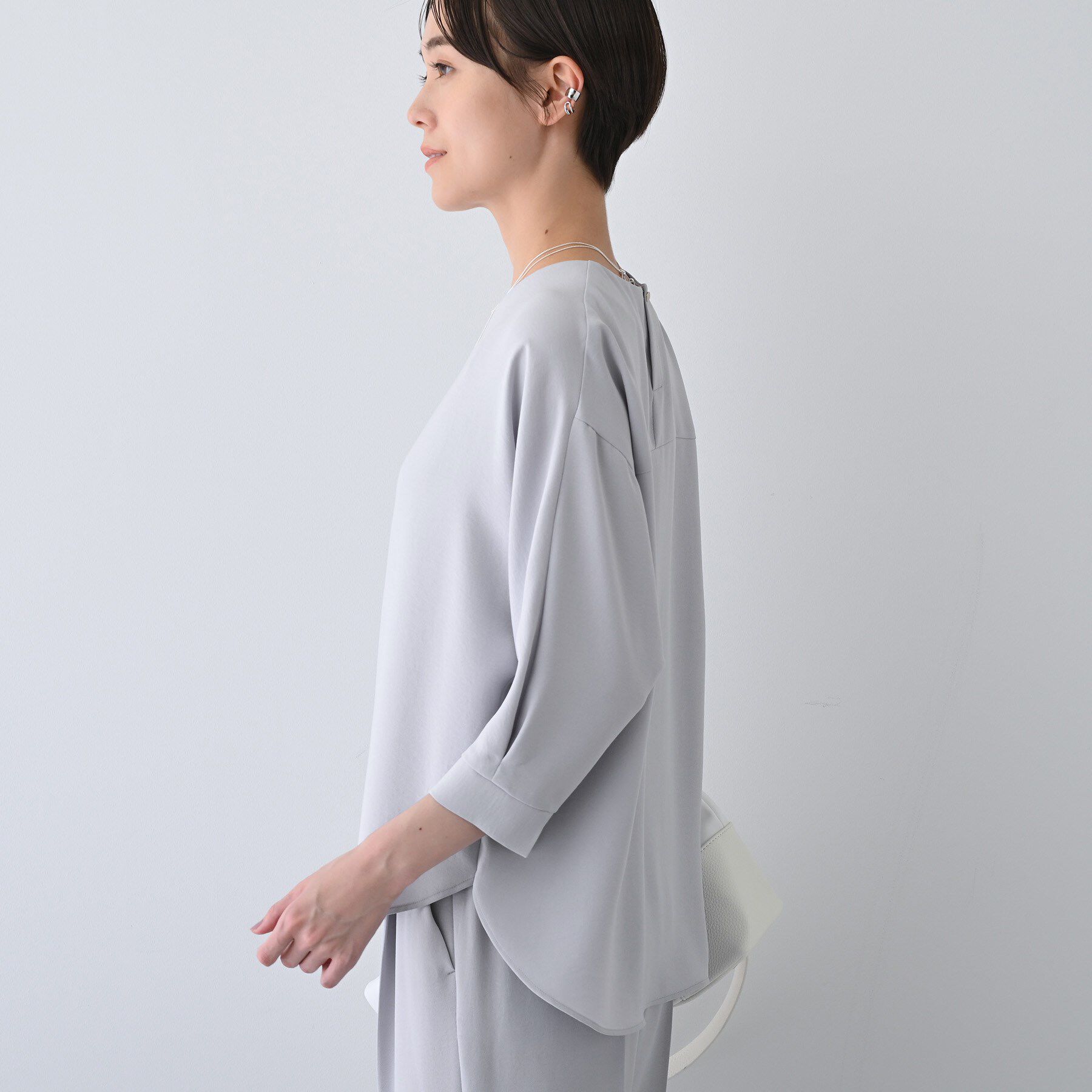 INDIVI「【着る日傘/遮熱/UVケア】Vネックドルマンスリーブブラウス」|シャツ・ブラウス|