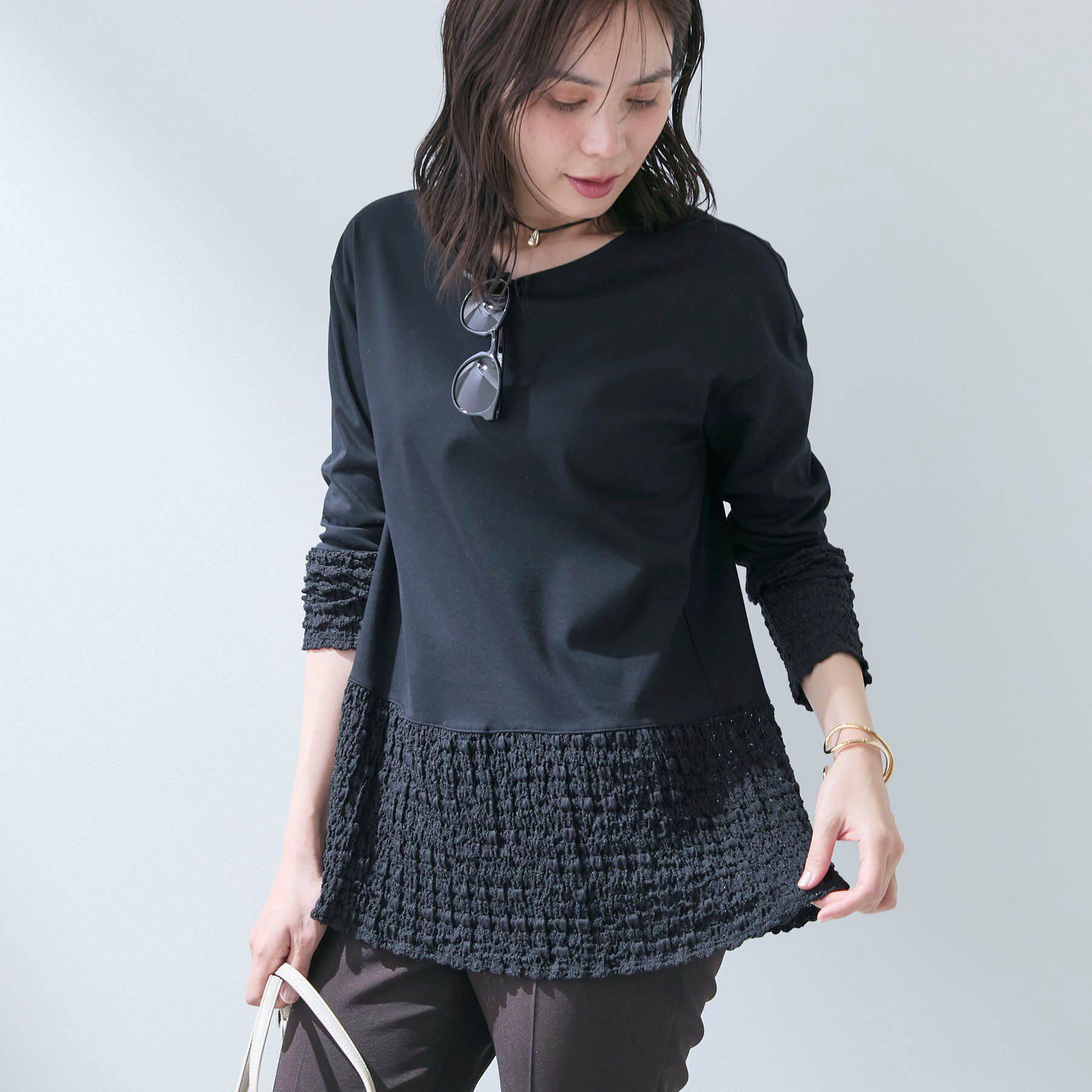 INDIVI「【洗える／レイヤードにおすすめ】シャーリングレース ロングTシャツ」|Tシャツ・カットソー|ブラック(019)