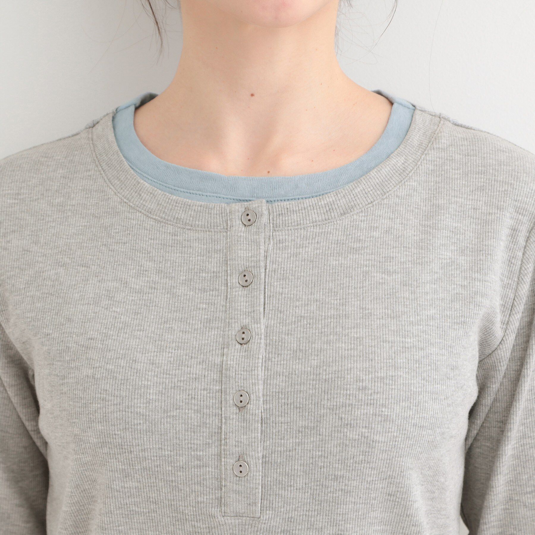 SHOO･LA･RUE「1枚でもサマになる！ レイヤード風配色 ヘンリーネック テレコロンT」|Tシャツ・カットソー|